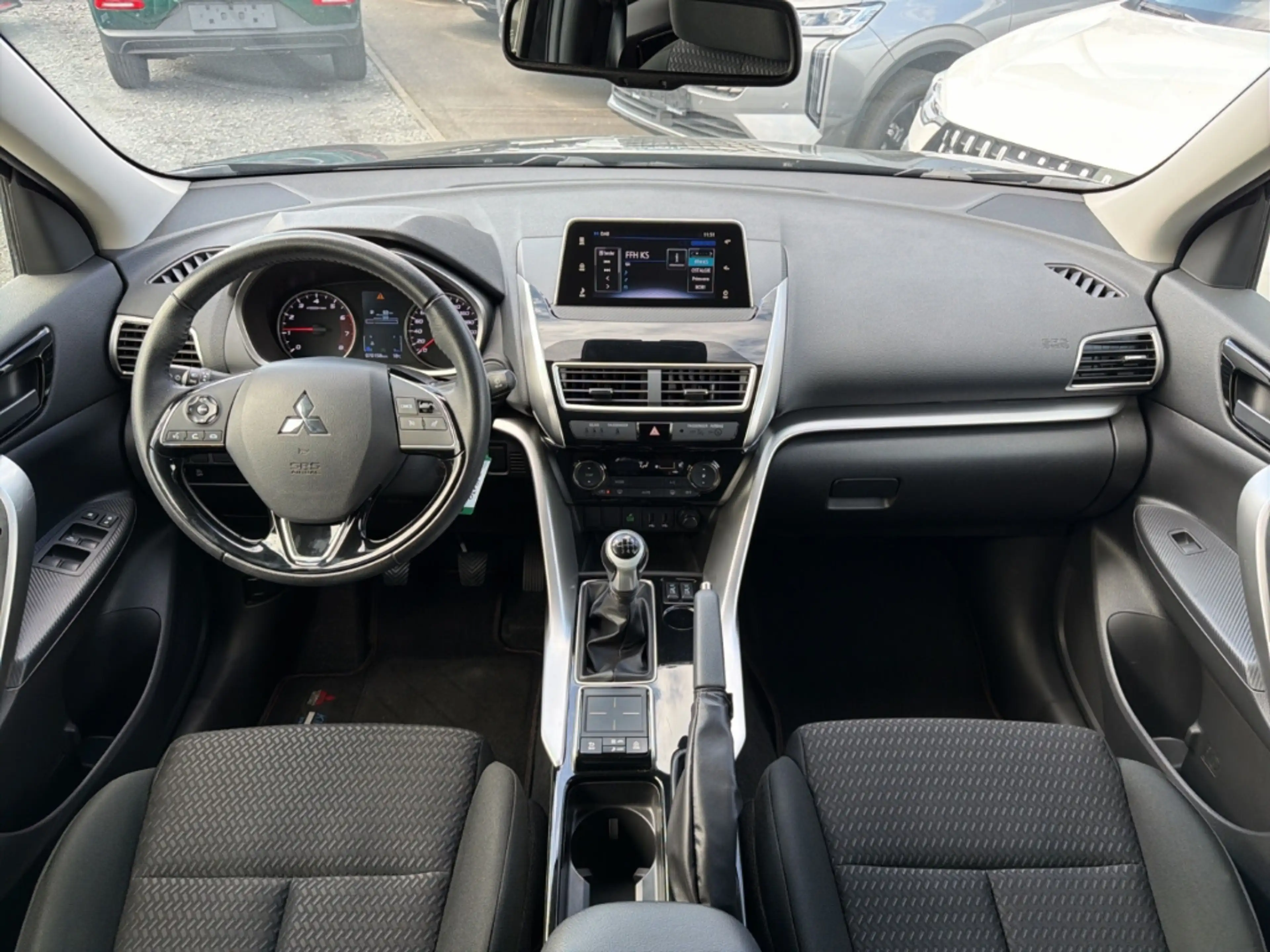 Mitsubishi Eclipse Cross Diamant Edition+ 2WD 1,5 MT App-Navi Kamera — photo 9