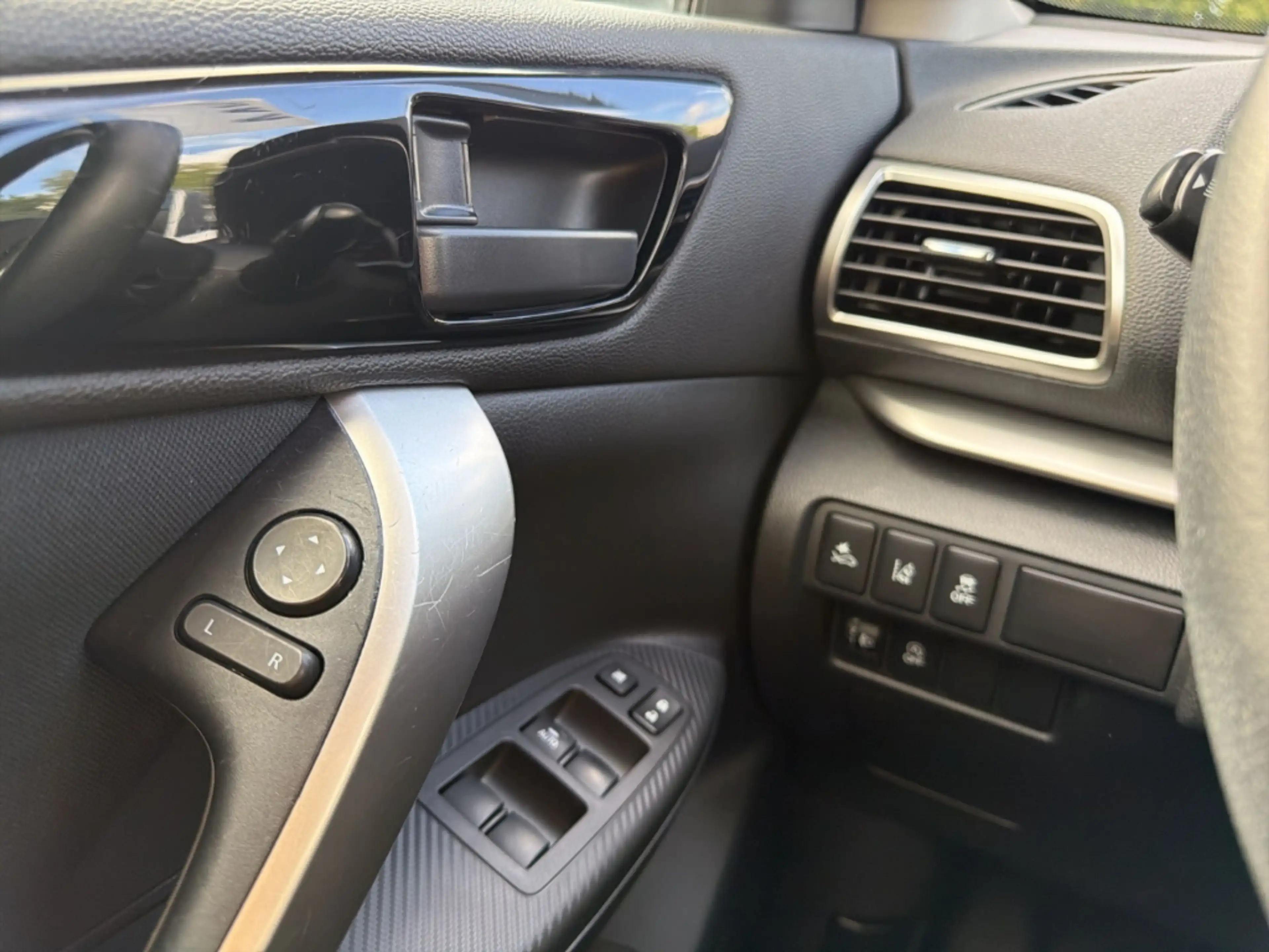 Mitsubishi Eclipse Cross Diamant Edition+ 2WD 1,5 MT App-Navi Kamera — photo 23