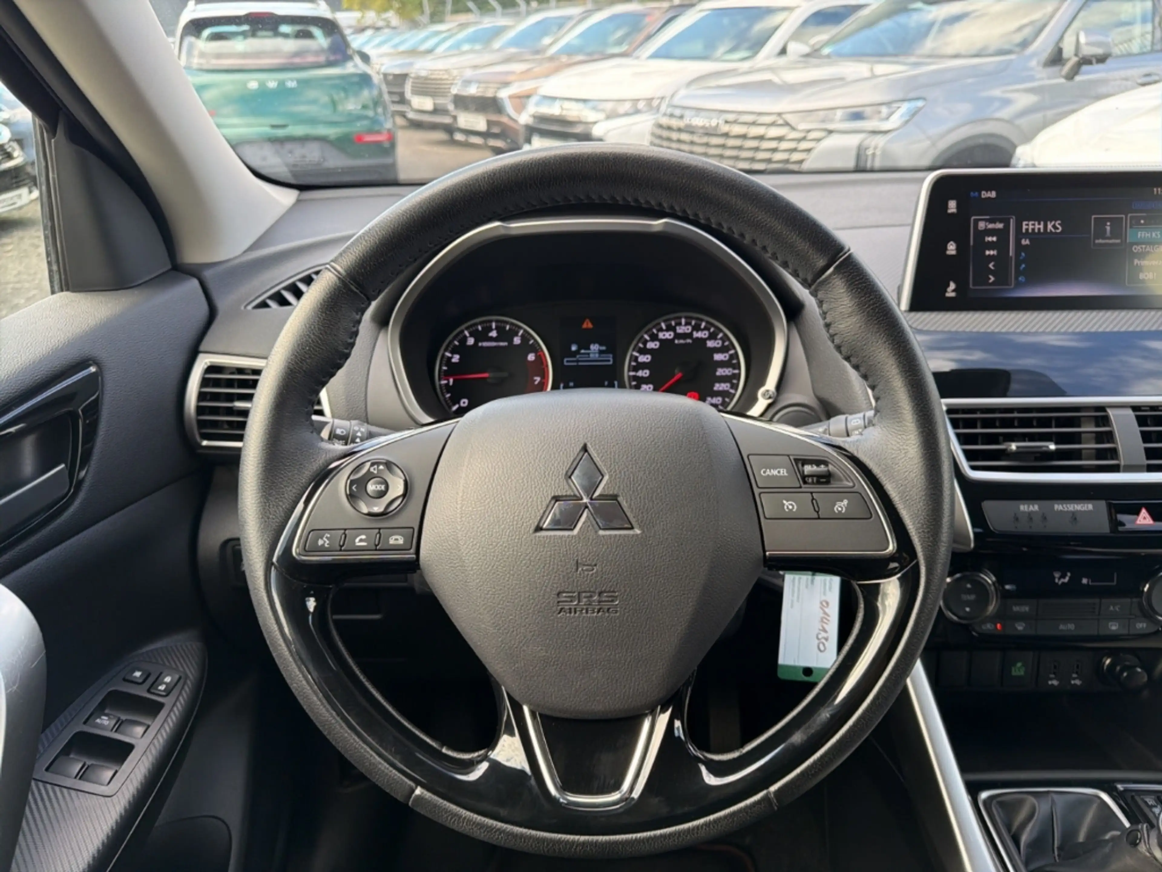 Mitsubishi Eclipse Cross Diamant Edition+ 2WD 1,5 MT App-Navi Kamera — photo 11