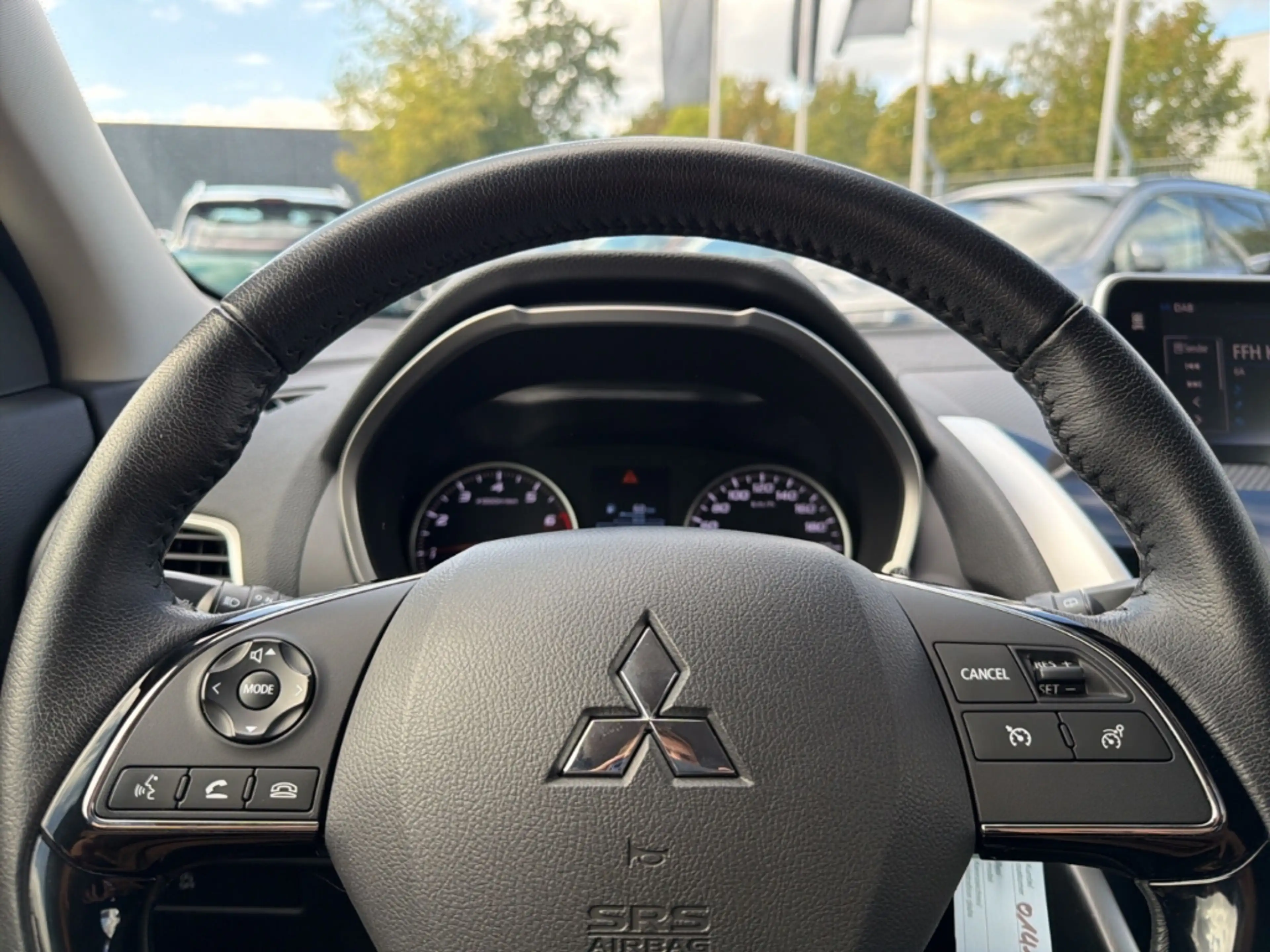 Mitsubishi Eclipse Cross Diamant Edition+ 2WD 1,5 MT App-Navi Kamera — photo 12
