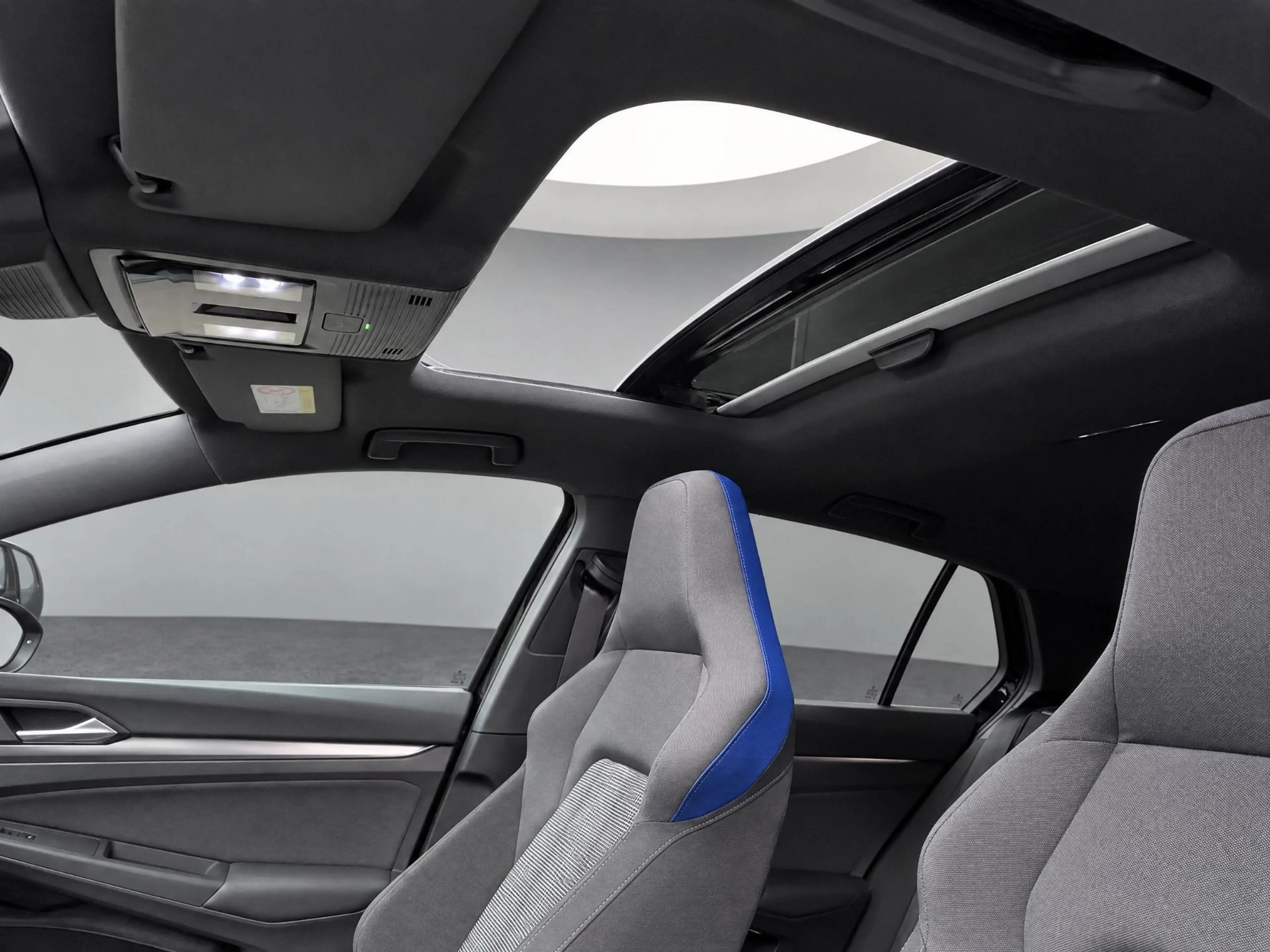 Volkswagen Golf GTE 1.5 272pk DSG eHybrid · Panoramadak · Camera · Ala — photo 9