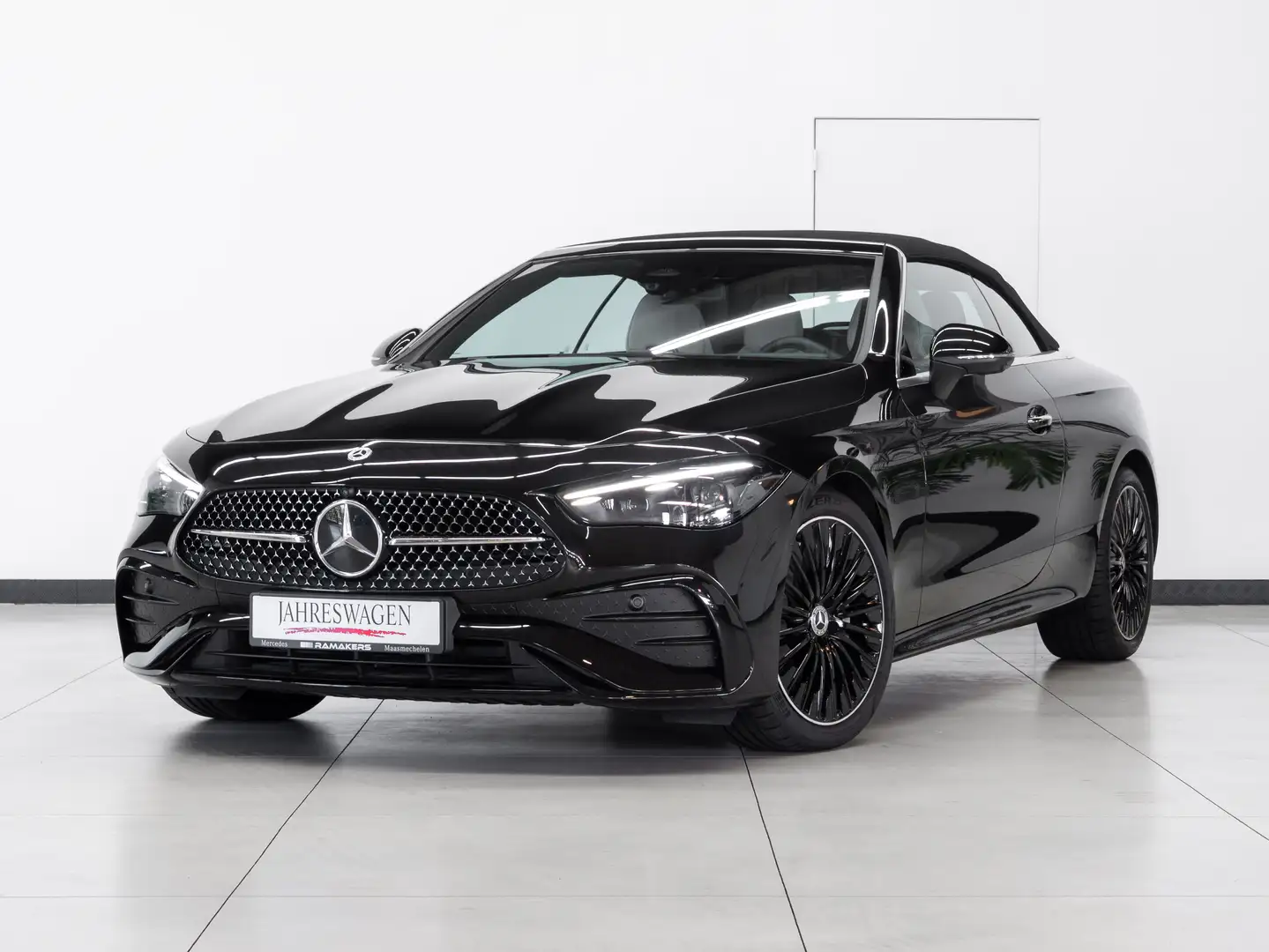 Mercedes-Benz CLE 300 4Matic AMG Premium Night *BEIGE LEDER* Burmester Schwarz - 1