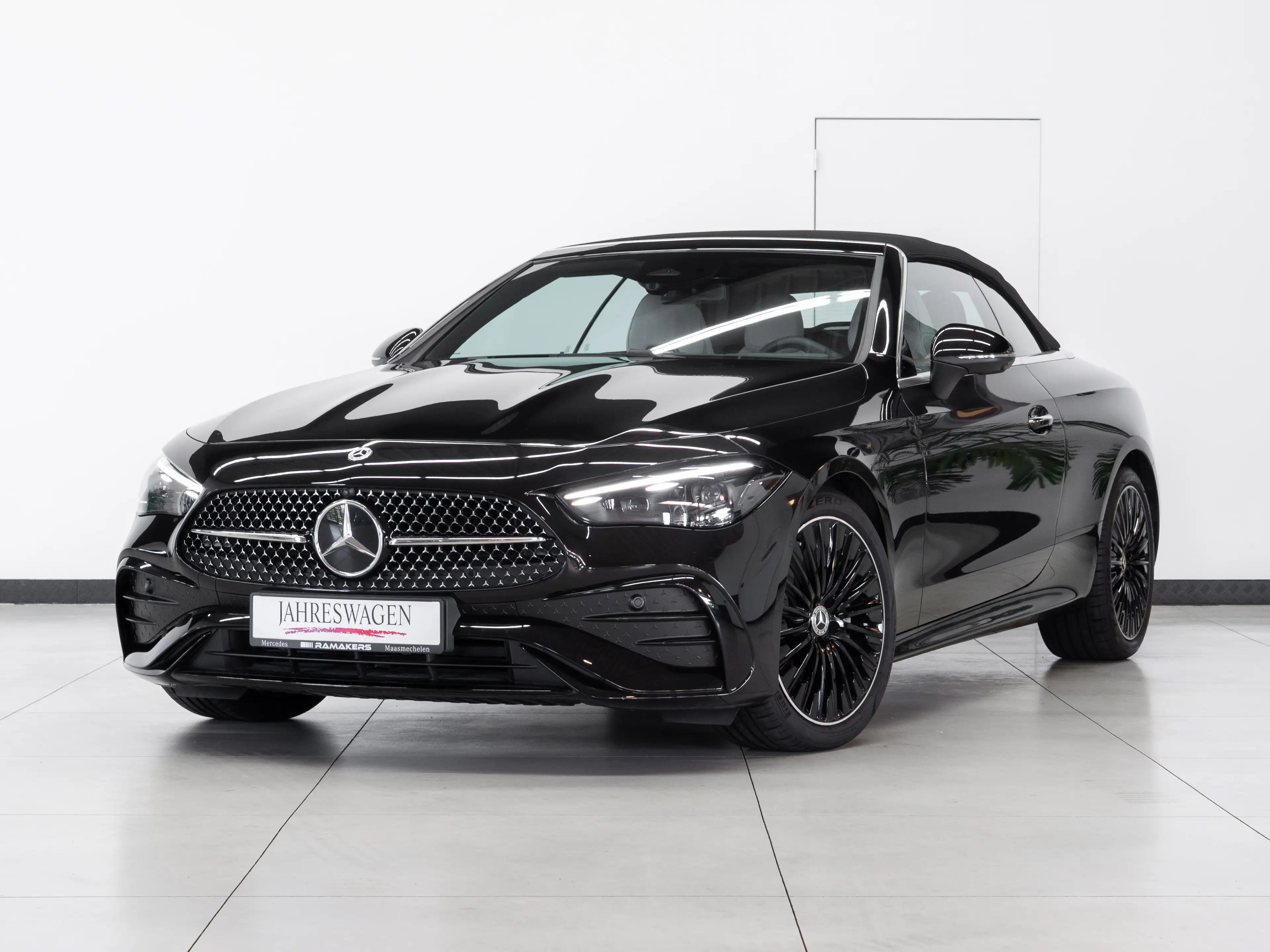Mercedes-Benz CLE 300 4Matic AMG Premium Night *BEIGE LEDER* Burmester