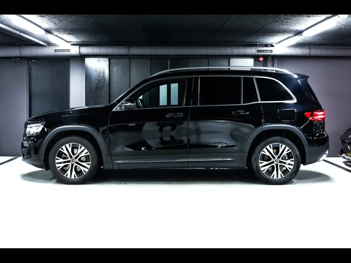 Mercedes-Benz GLB 200 d PROGRESSIVE°7-SEAT°KAM°AHK Schwarz - 2