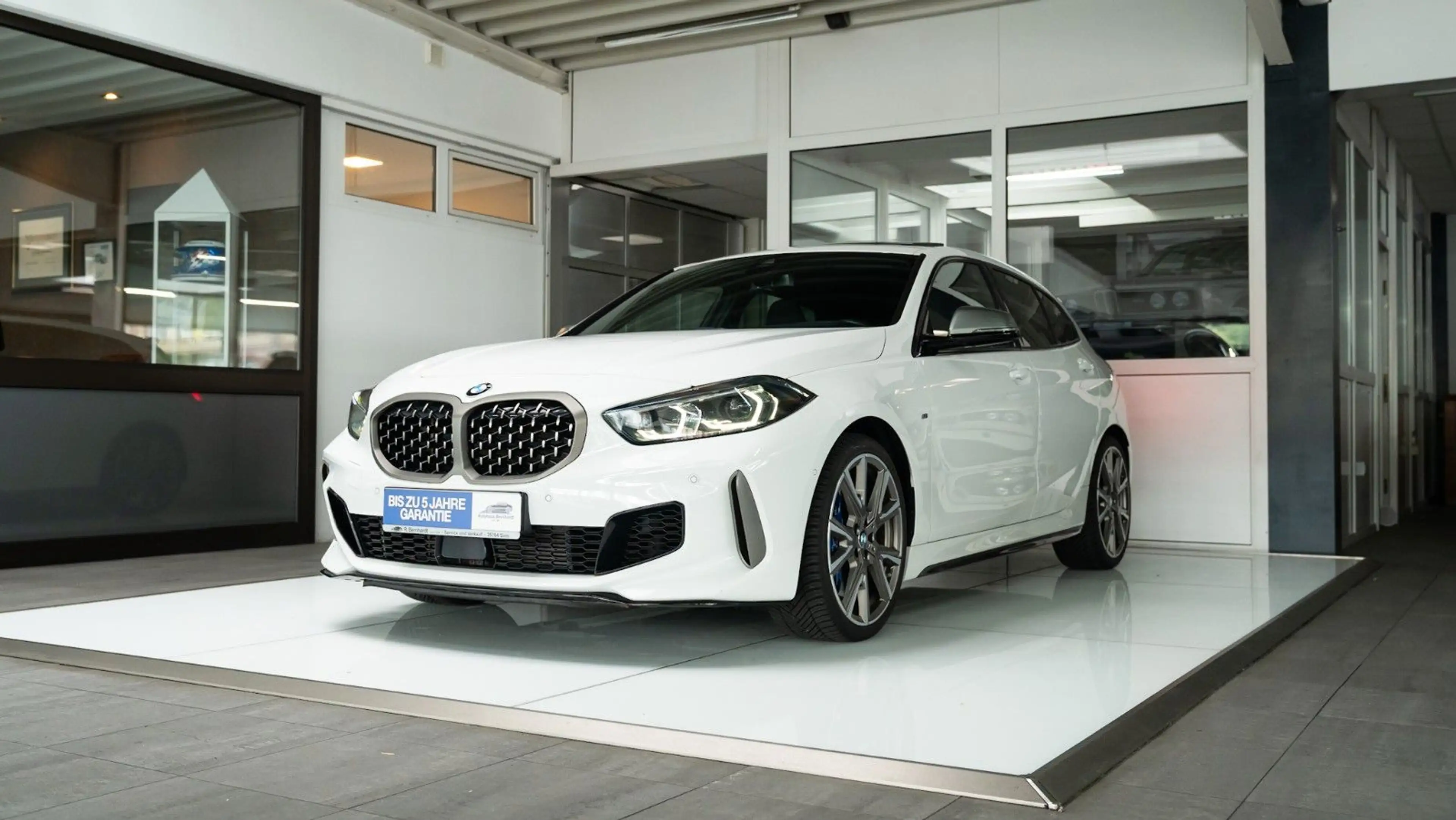 BMW 135 i  xDrive Harm&Kard PanoDach MSitz HeadUp — photo 9