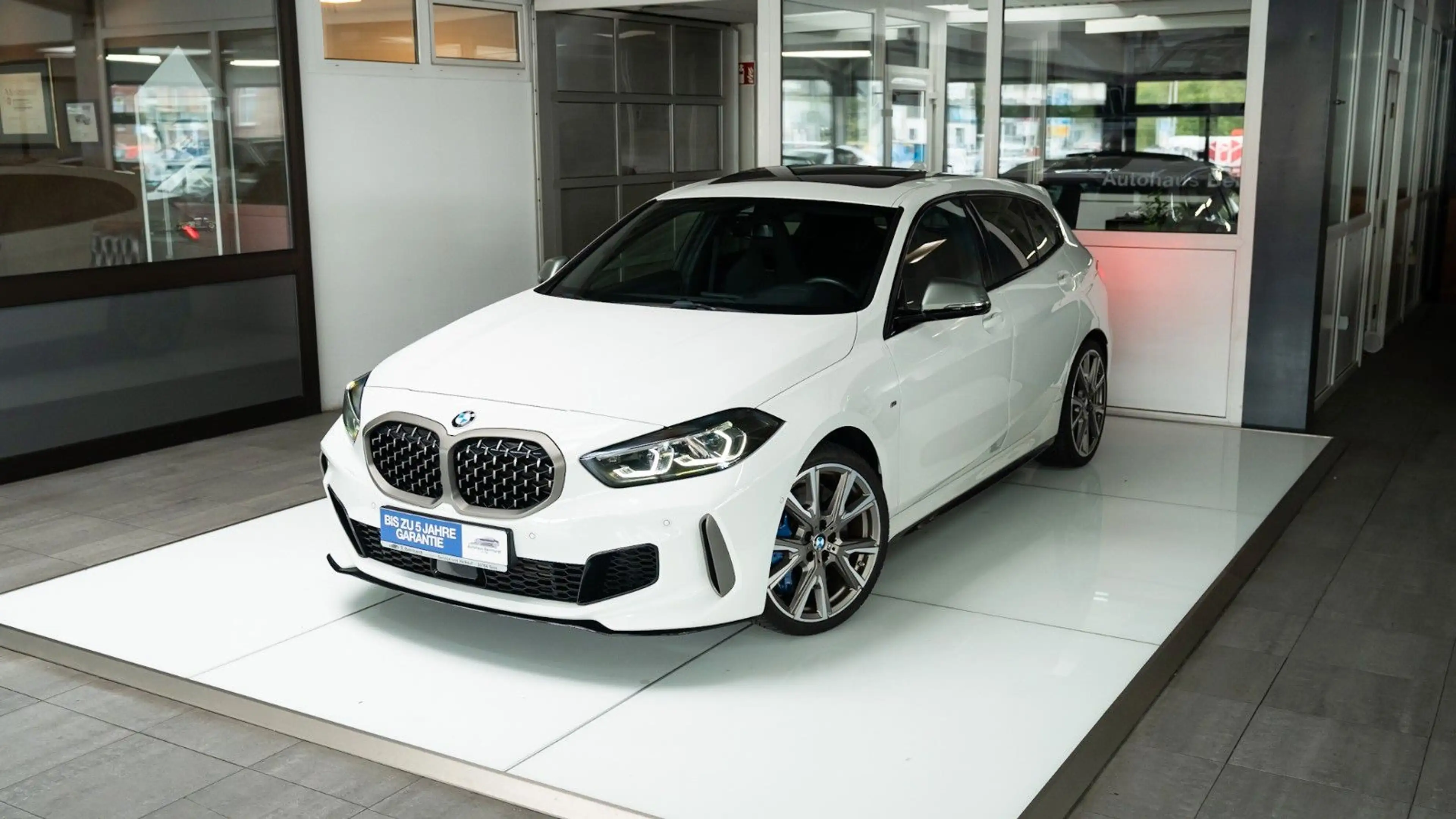BMW 135 i  xDrive Harm&Kard PanoDach MSitz HeadUp — photo 8