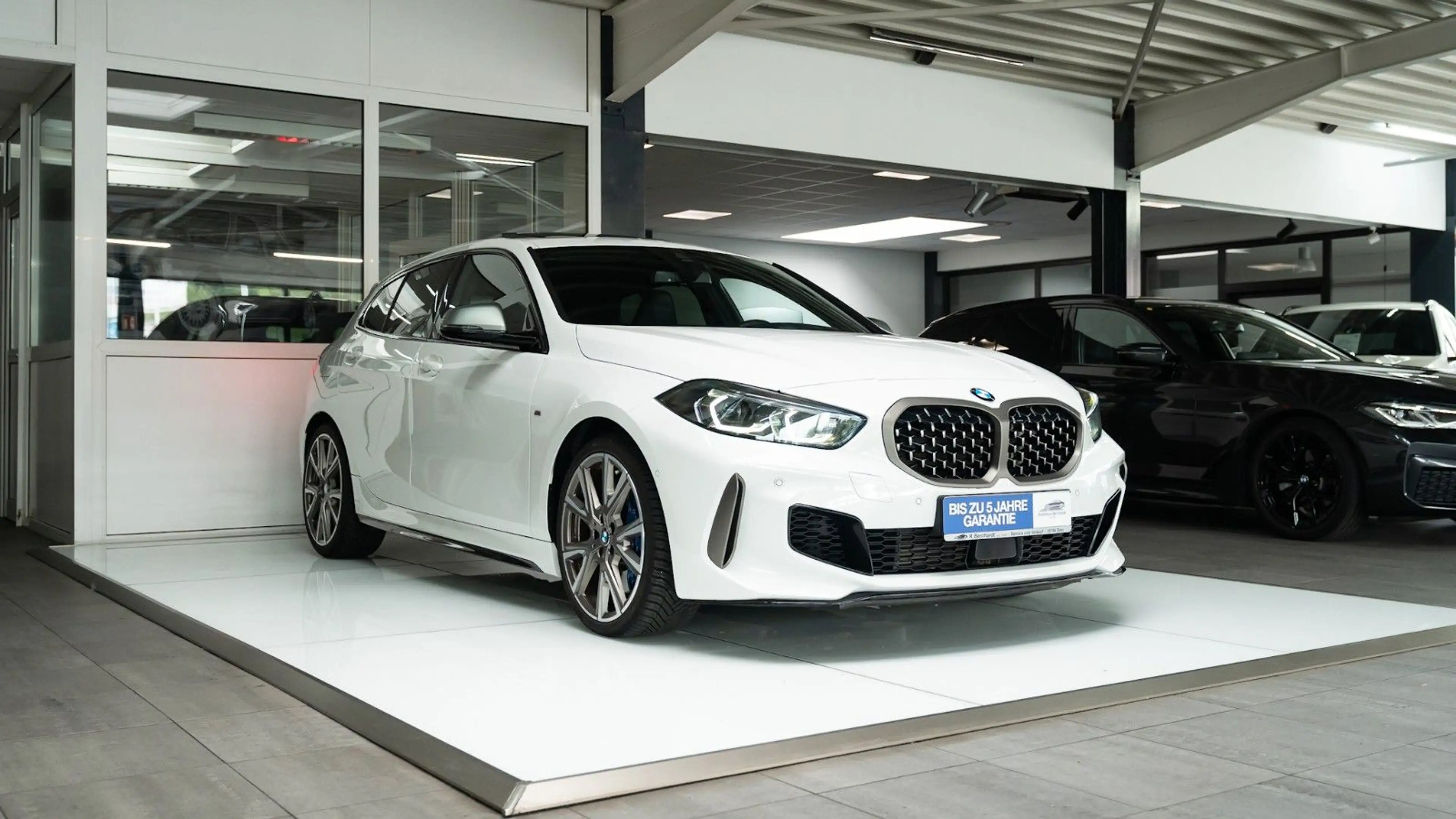 BMW 135 i  xDrive Harm&Kard PanoDach MSitz HeadUp — photo 11