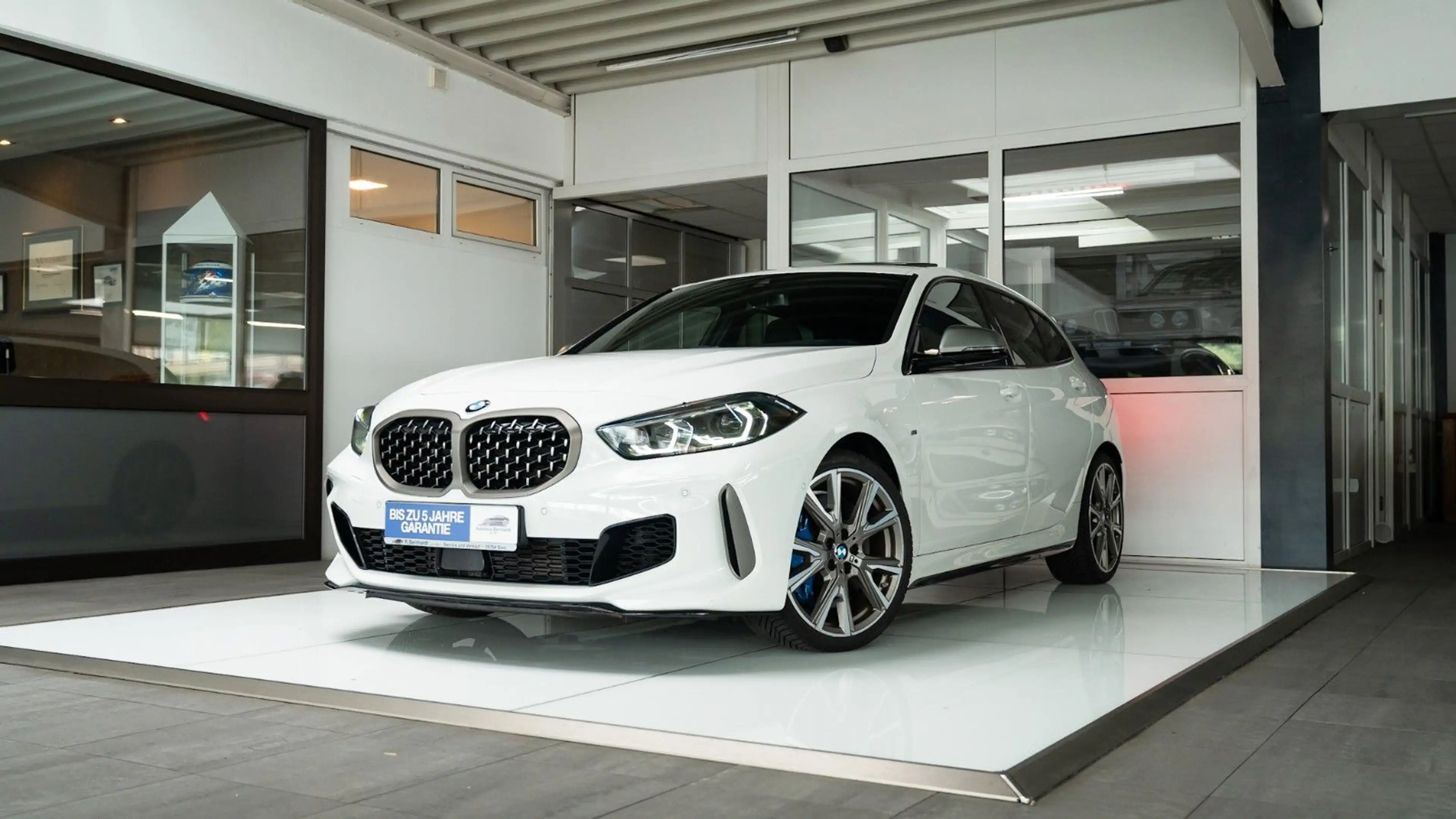 BMW 135 i  xDrive Harm&Kard PanoDach MSitz HeadUp