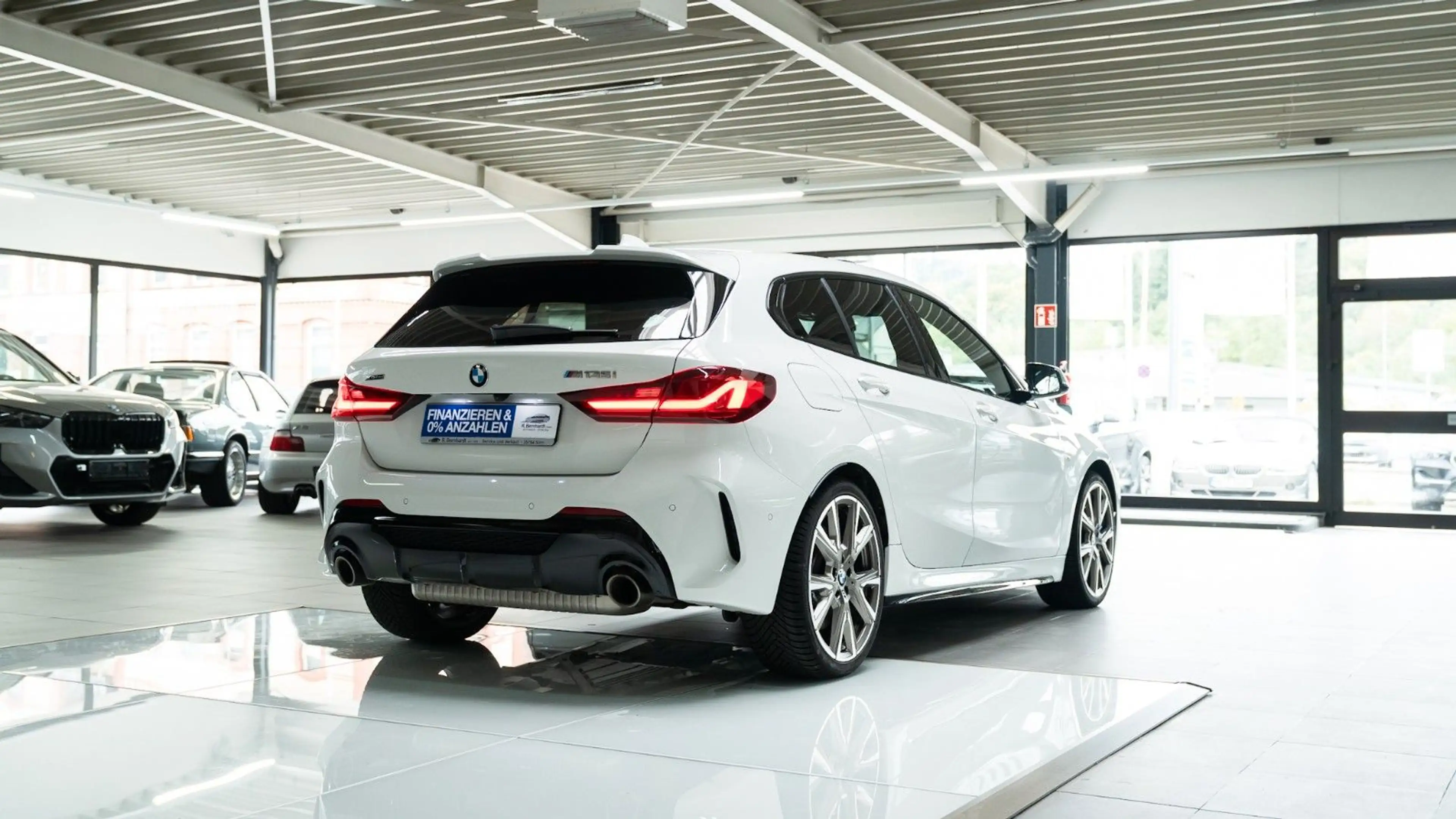 BMW 135 i  xDrive Harm&Kard PanoDach MSitz HeadUp — photo 14