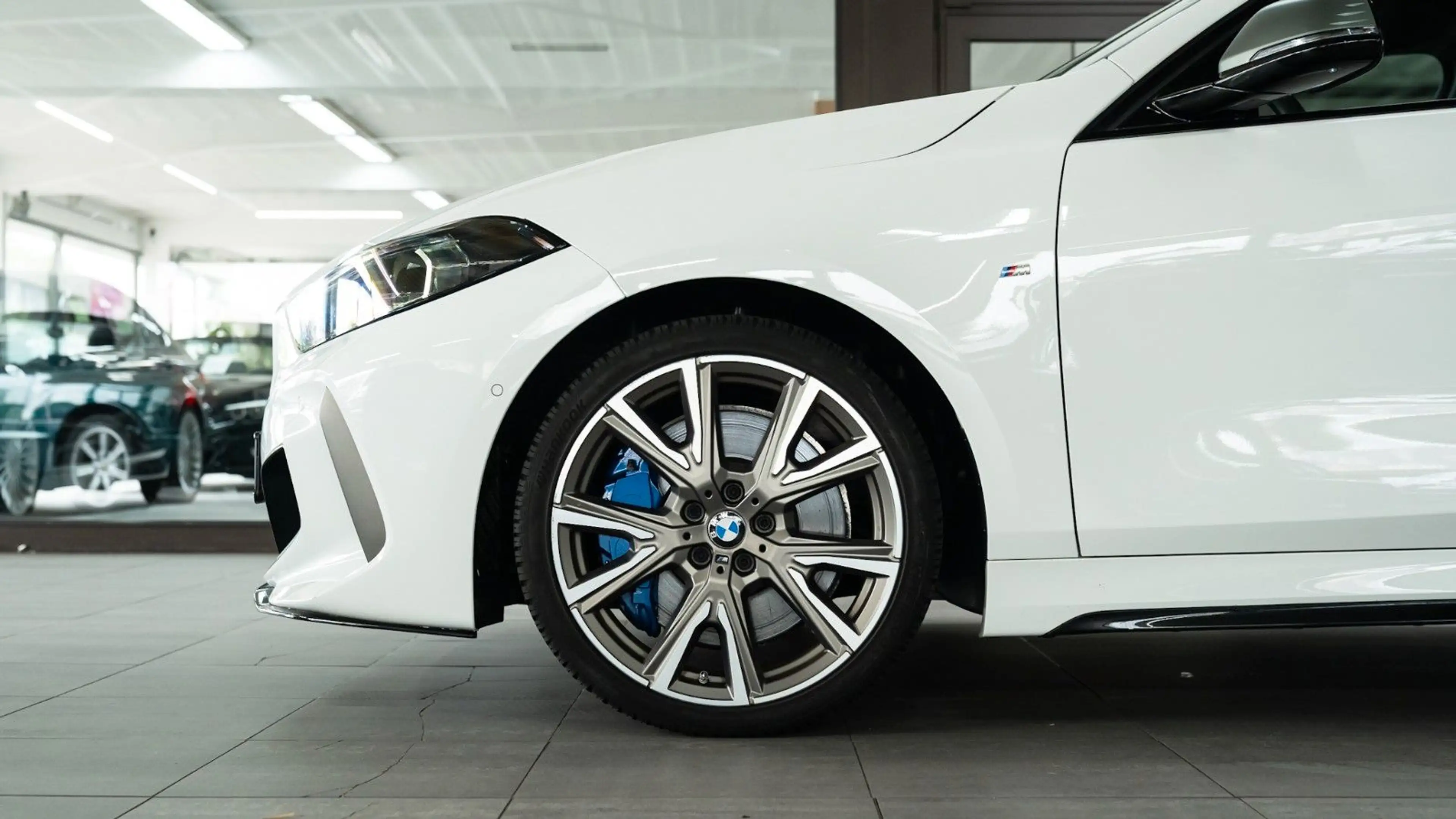 BMW 135 i  xDrive Harm&Kard PanoDach MSitz HeadUp — photo 6