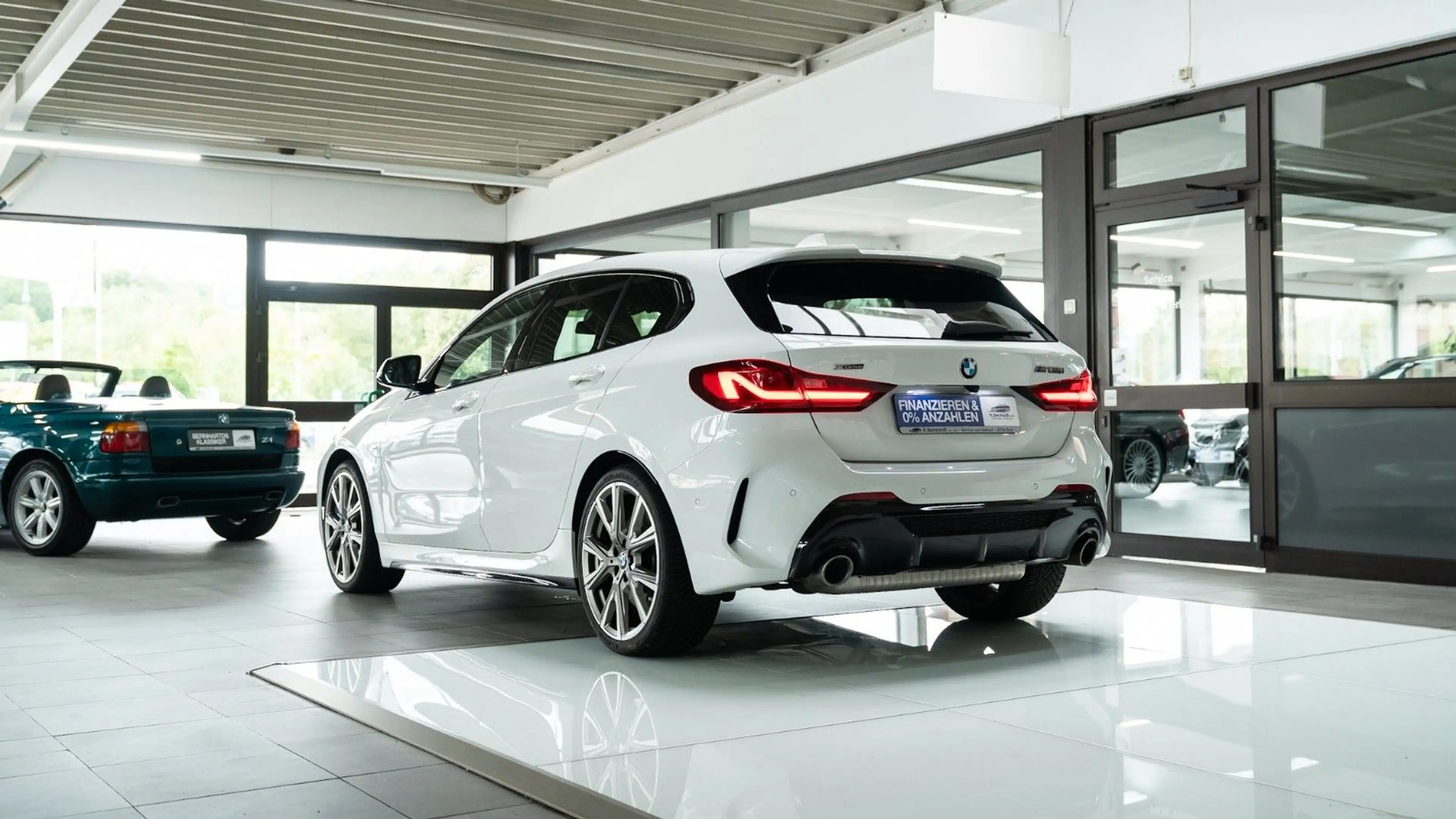 BMW 135 i  xDrive Harm&Kard PanoDach MSitz HeadUp — photo 12