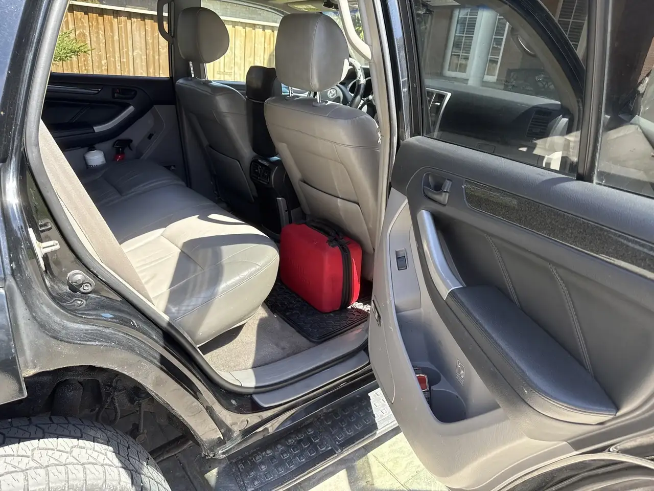 Toyota 4-Runner снимка Toyota 4-Runner
