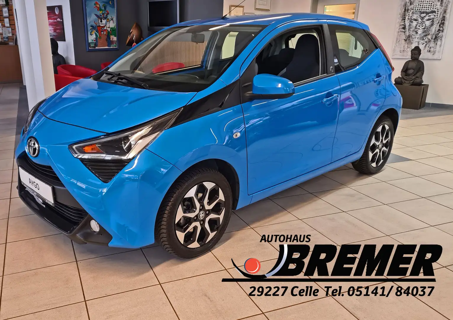 Toyota Aygo Aygo 5-Türer x-play connect + Allwetterreifen Blau - 1