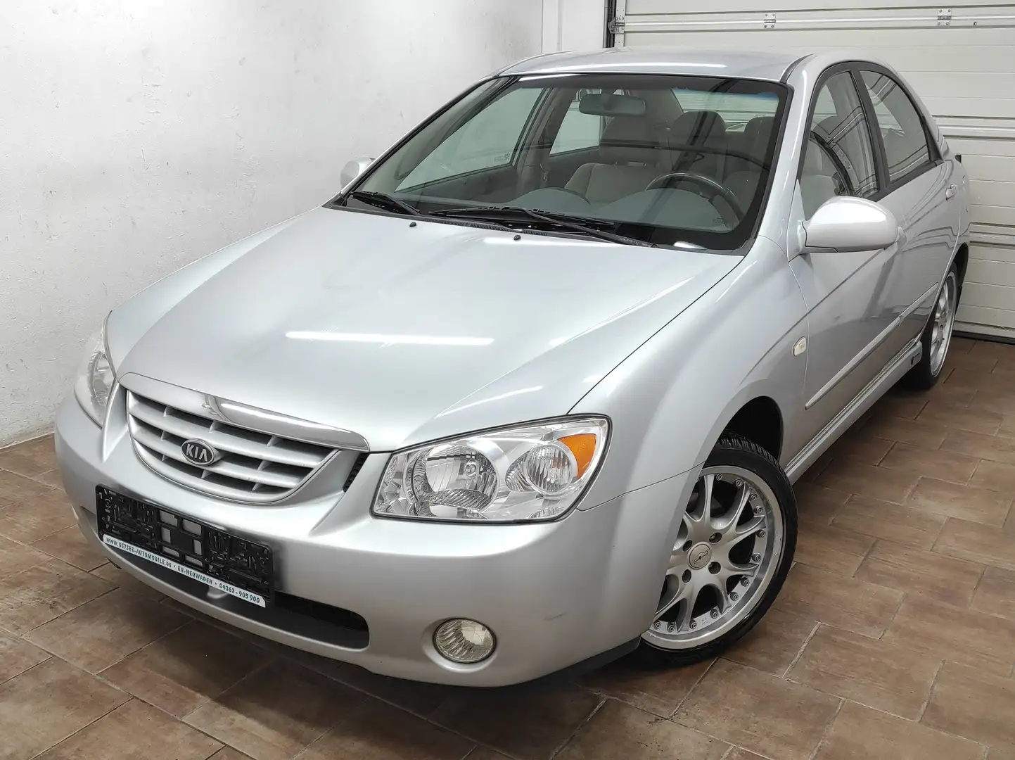 Kia Cerato 2.0 EX AUTOMATIK KLIMA BC TEMP ALLWETTER EURO-4 Lim. Grau - 2