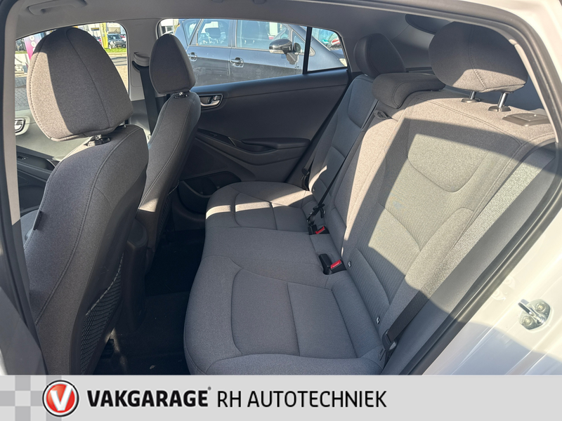 Hyundai IONIQ 1.6 GDi i-Motion — photo 9