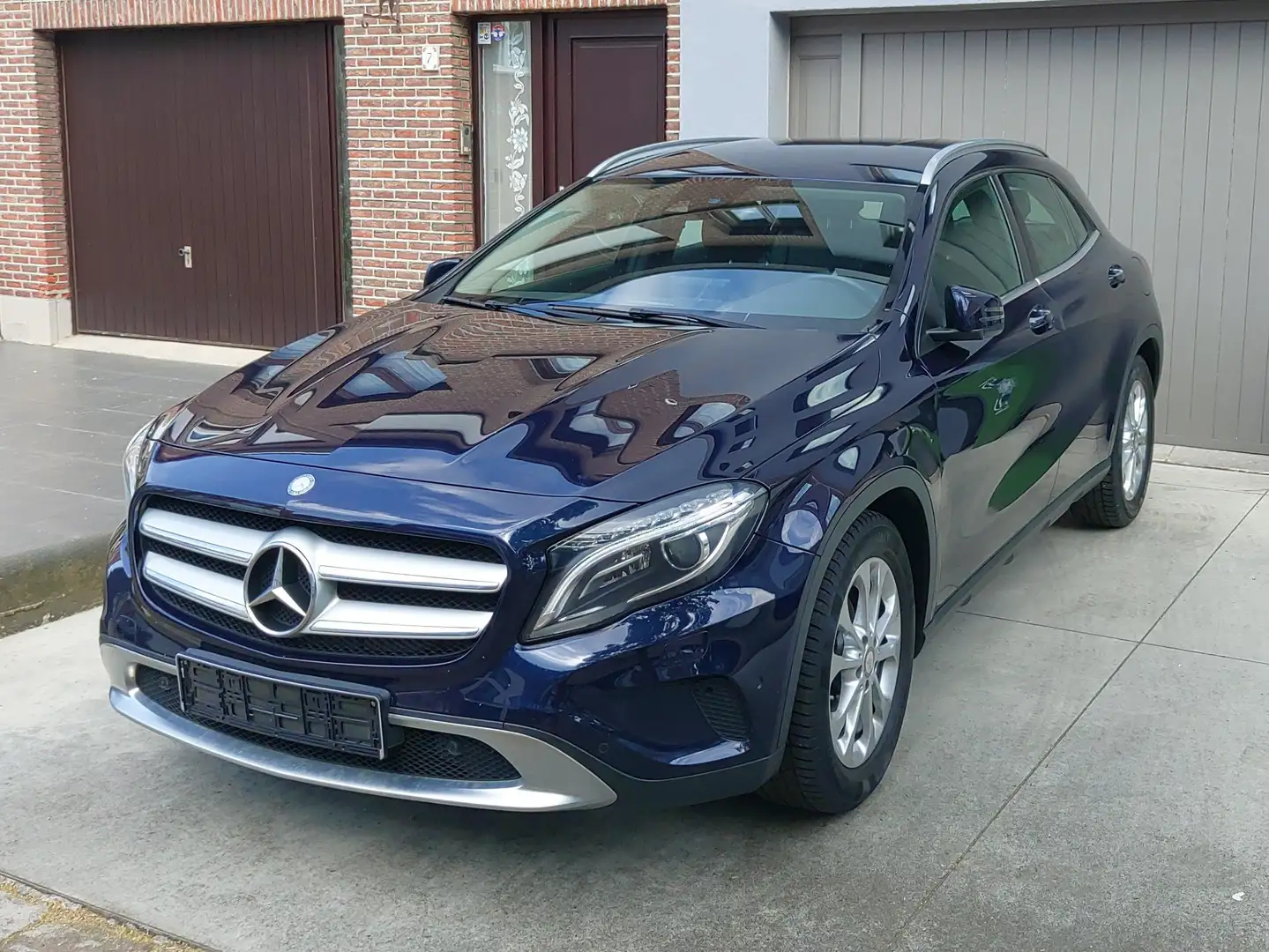 Mercedes-Benz GLA 200 GLA 200 d Peak Edition Bleu - 1