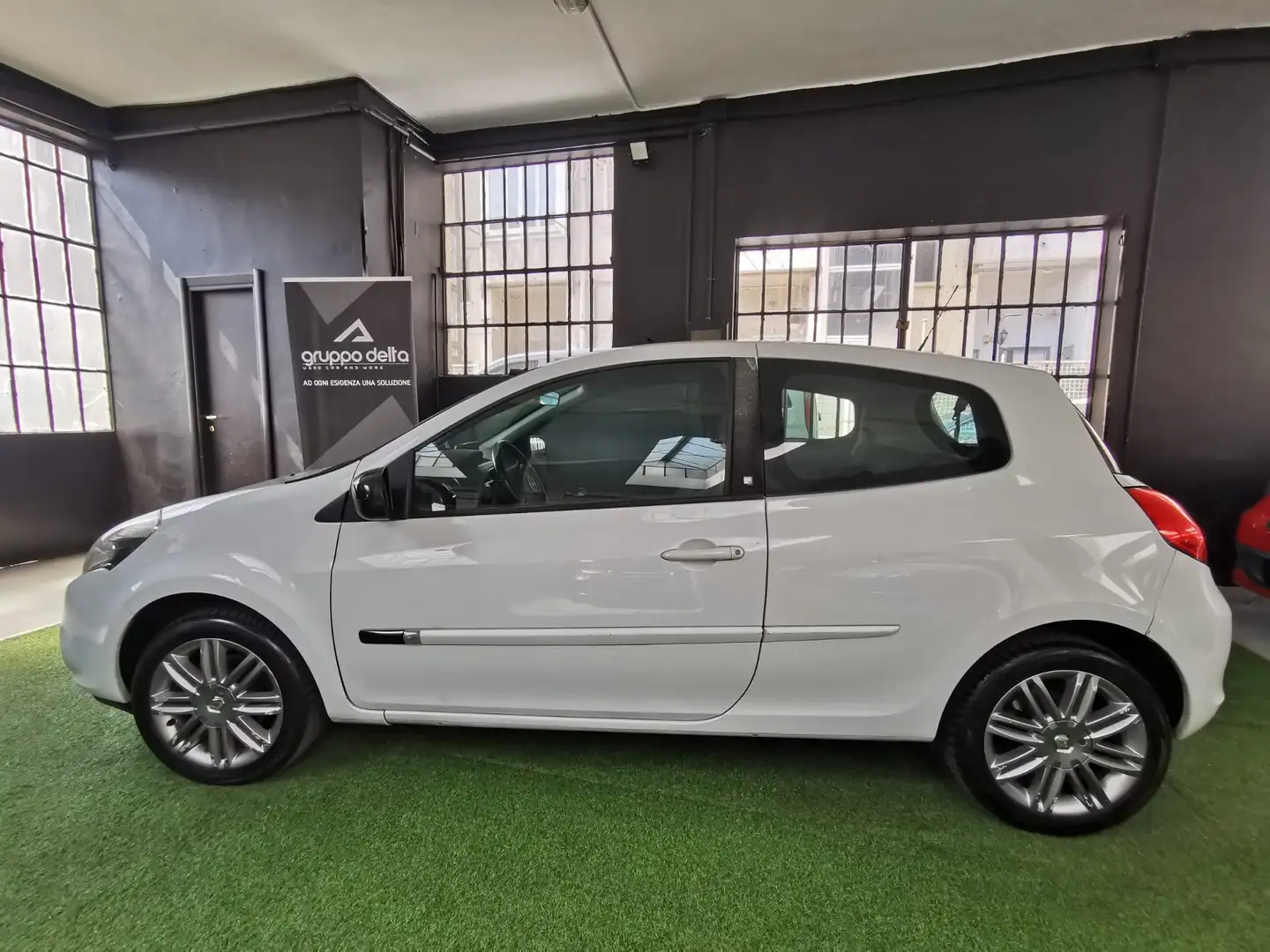 Renault Clio Clio 3p 1.2 tce Luxe 20th 100cv NEOPATENTATI Bianco - 2