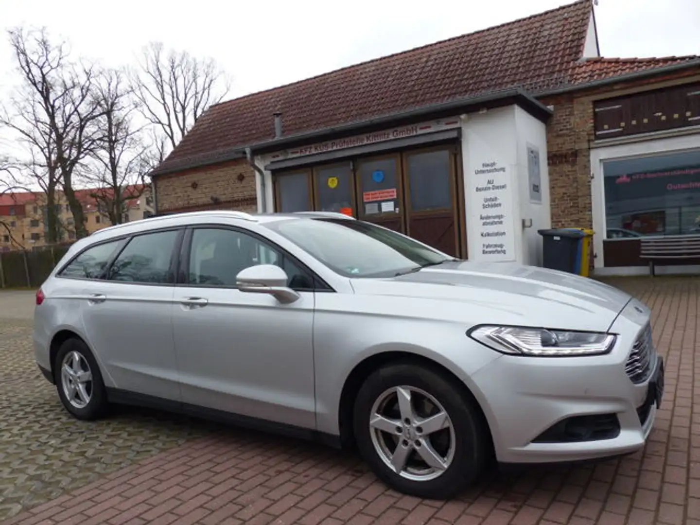 Ford Mondeo 2.0 TDCi  Autom. Navi,Sitzh.,Tempom.,LED Silber - 2
