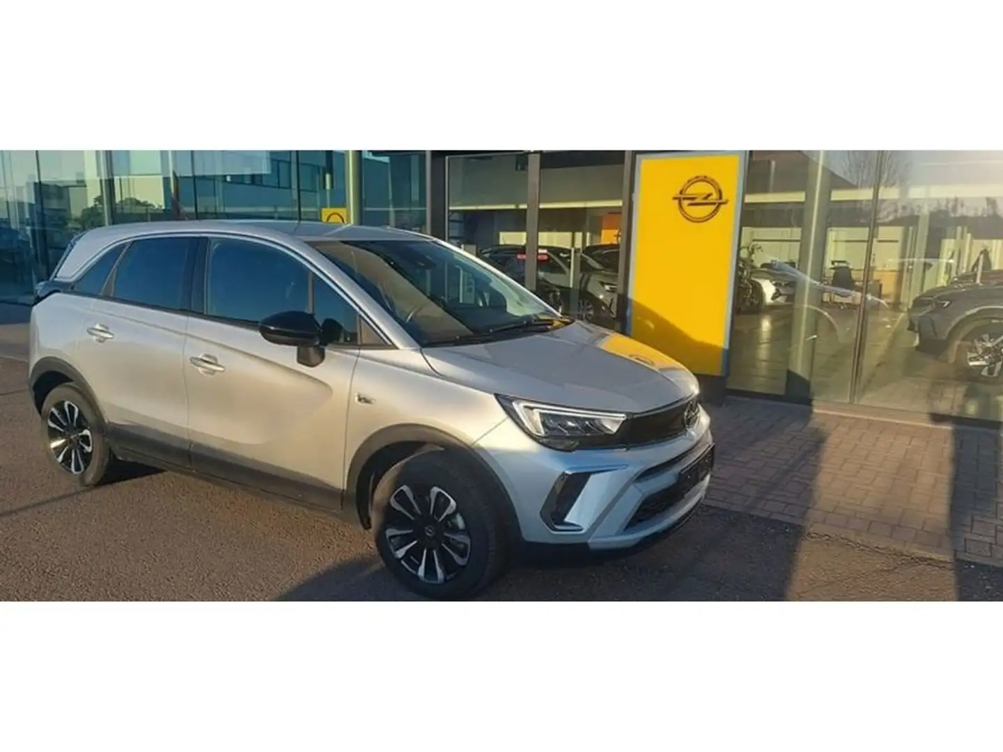 Opel Crossland 1.2T 110 pk Elegance  GPS, Camera, Park sensoren Gri - 2