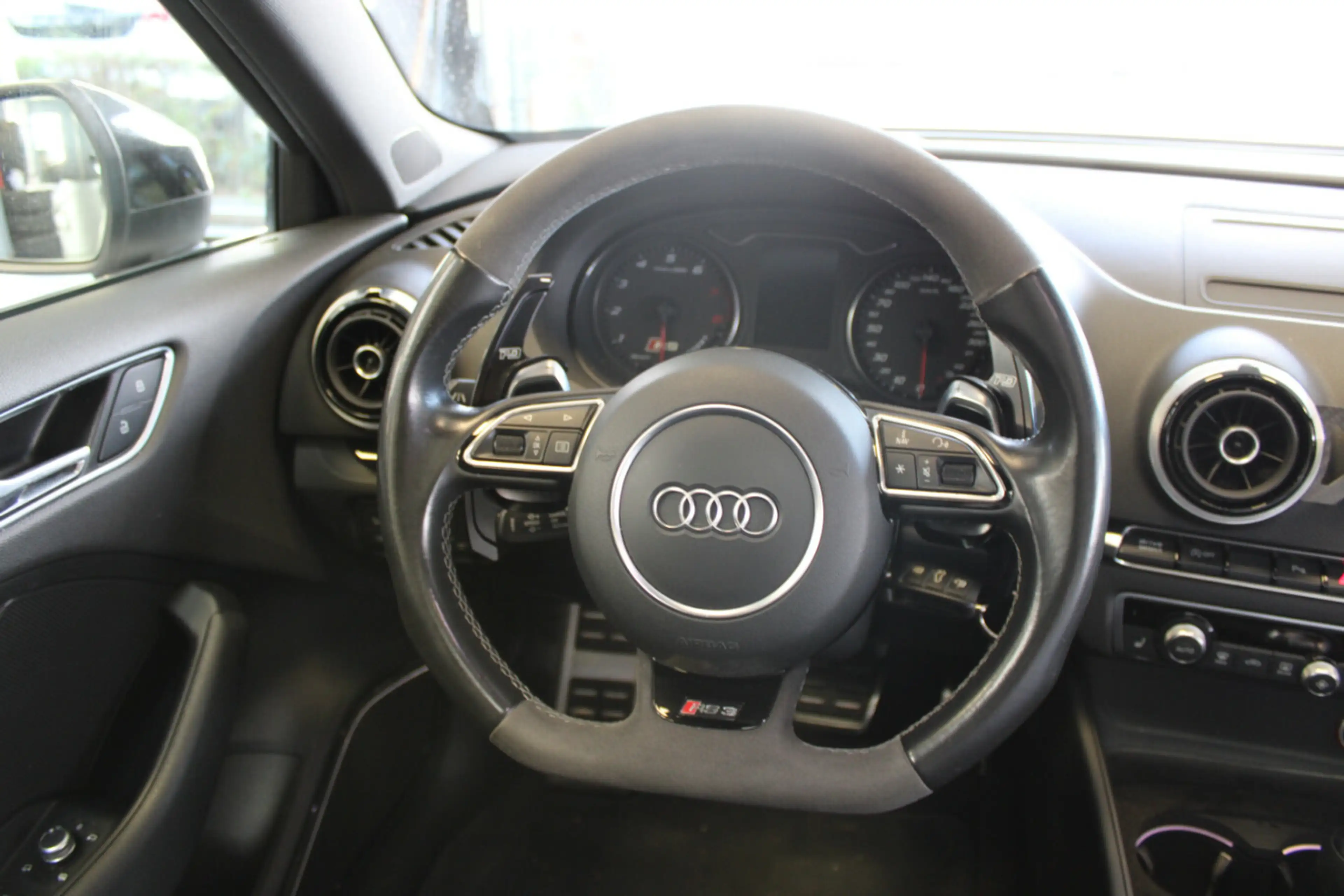 Audi RS3 2.5 TFSI quattro Schale - Panorama — photo 8
