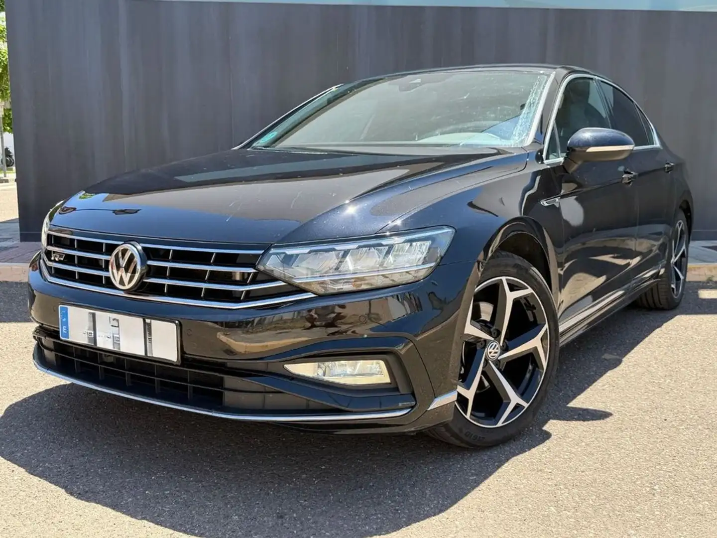 Volkswagen Passat 2.0TDI R-Line DSG7 110kW Negro - 2