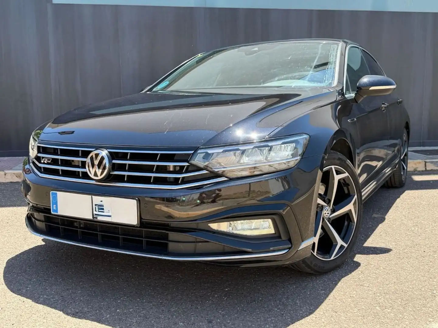 Volkswagen Passat 2.0TDI R-Line DSG7 110kW Negro - 1