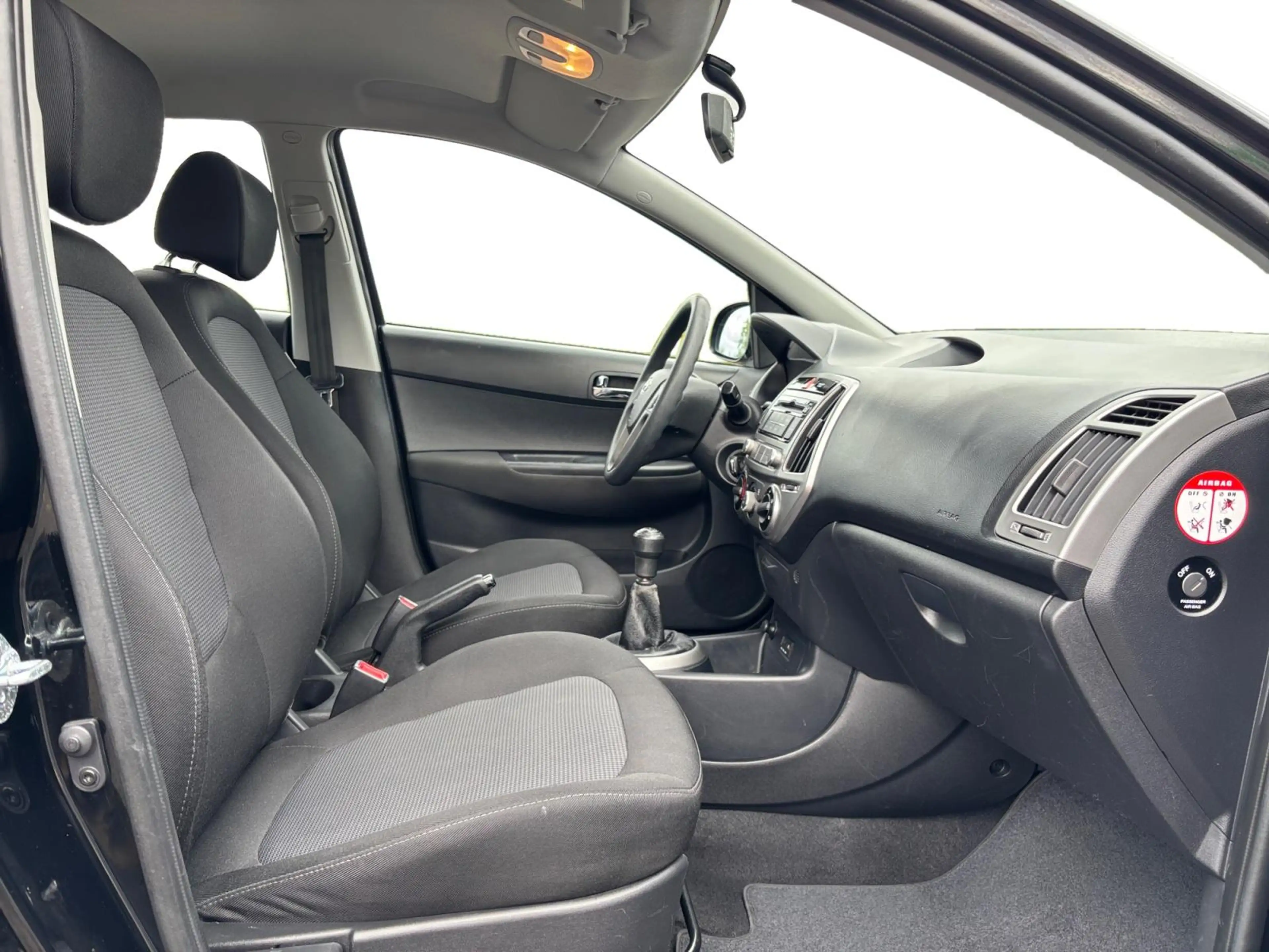Hyundai i20 1.2i Business Edition ✅ Airco ✅ LM velgen ✅ Blueto — photo 11