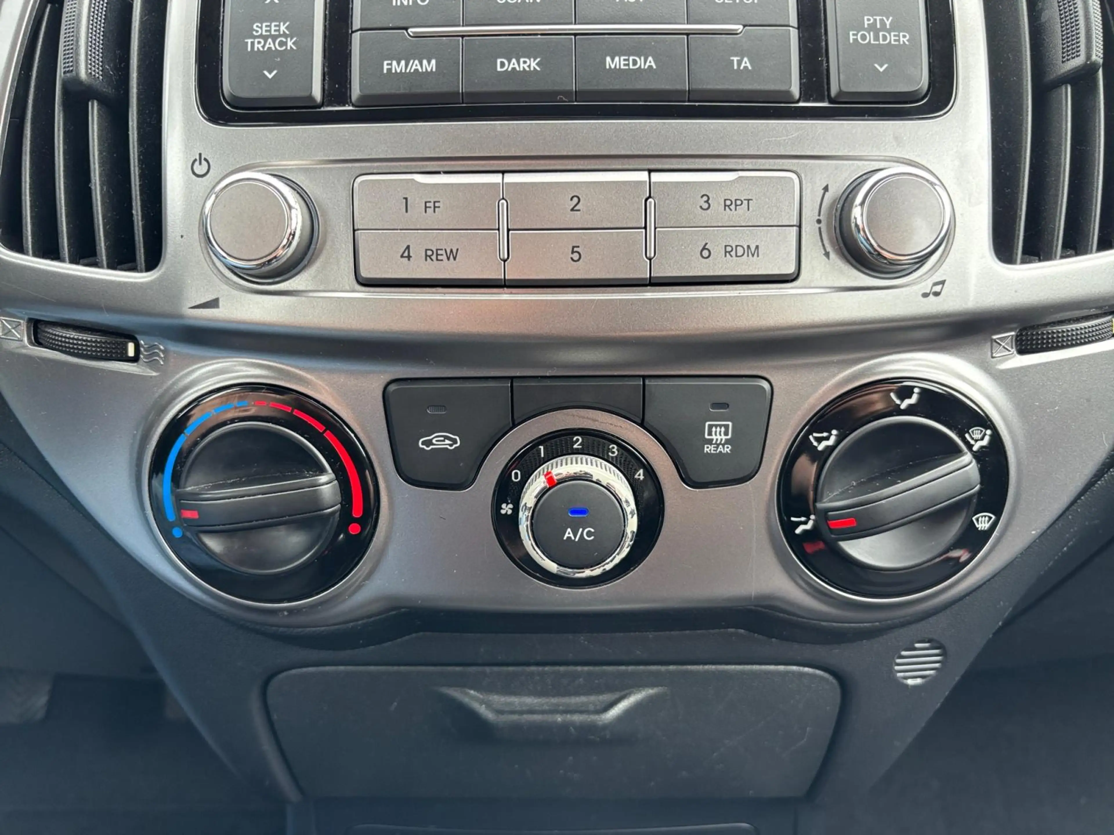 Hyundai i20 1.2i Business Edition ✅ Airco ✅ LM velgen ✅ Blueto — photo 9
