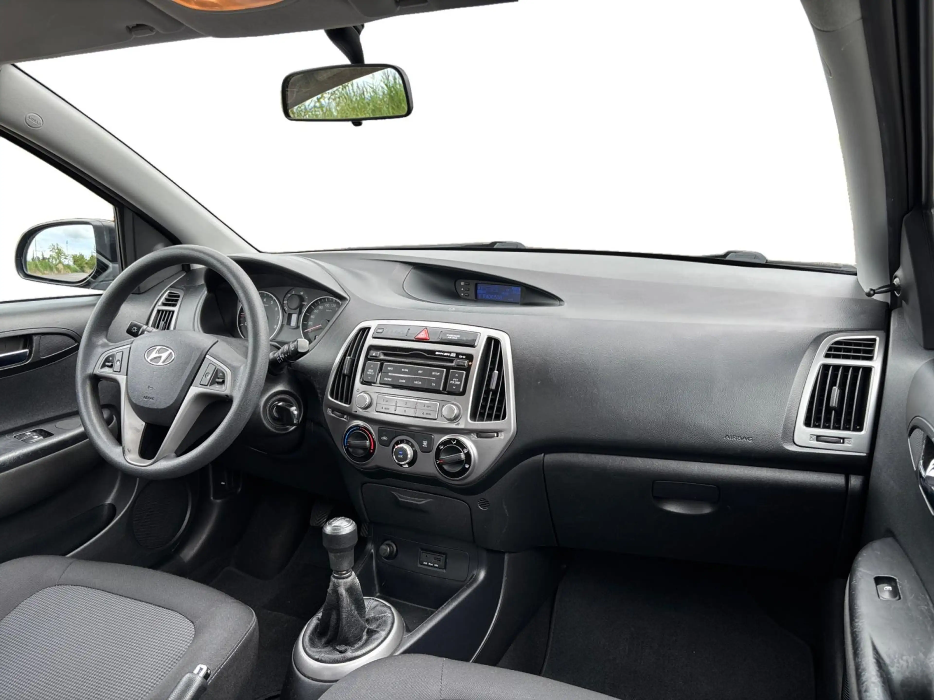 Hyundai i20 1.2i Business Edition ✅ Airco ✅ LM velgen ✅ Blueto — photo 5