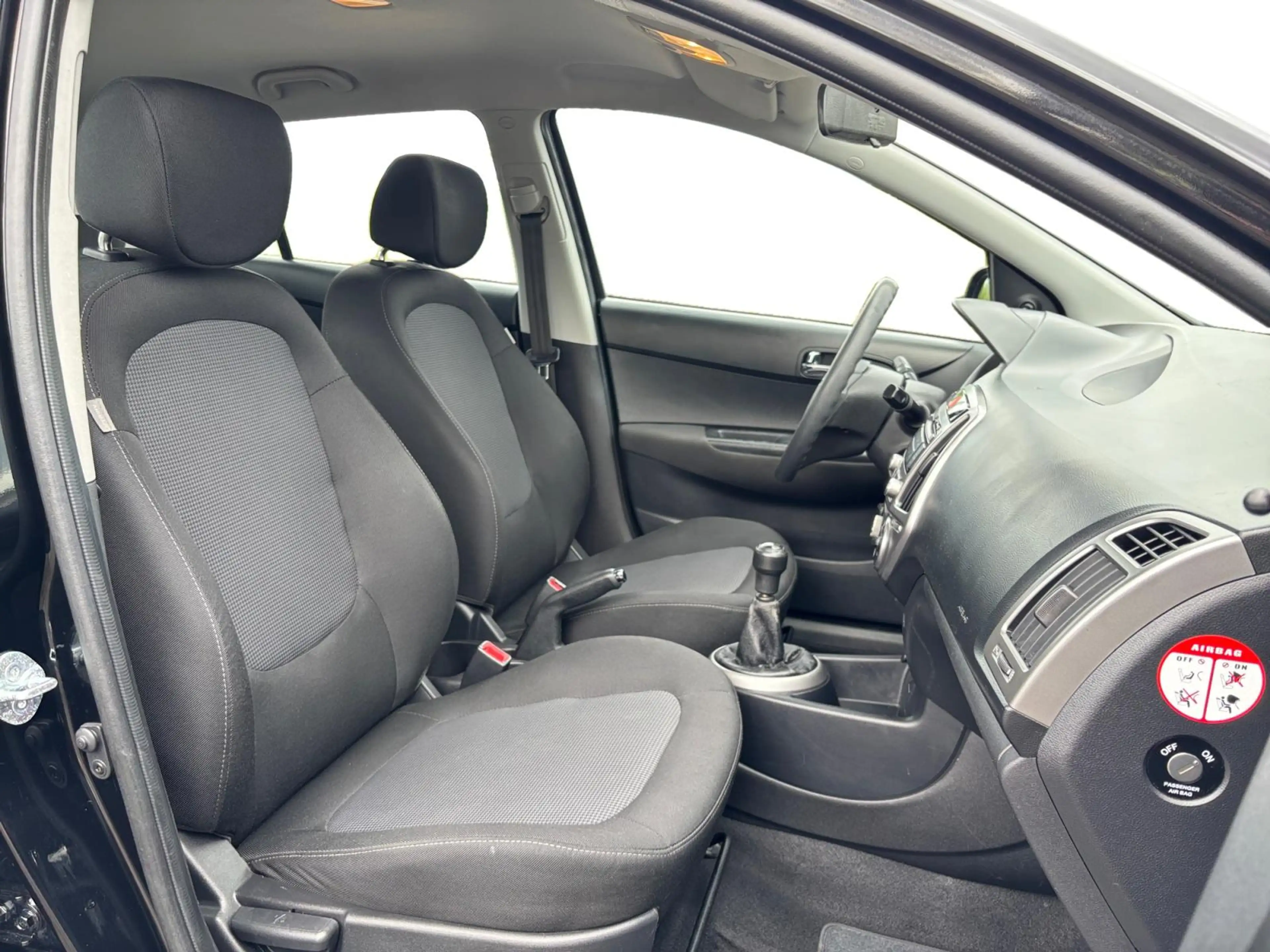 Hyundai i20 1.2i Business Edition ✅ Airco ✅ LM velgen ✅ Blueto — photo 6