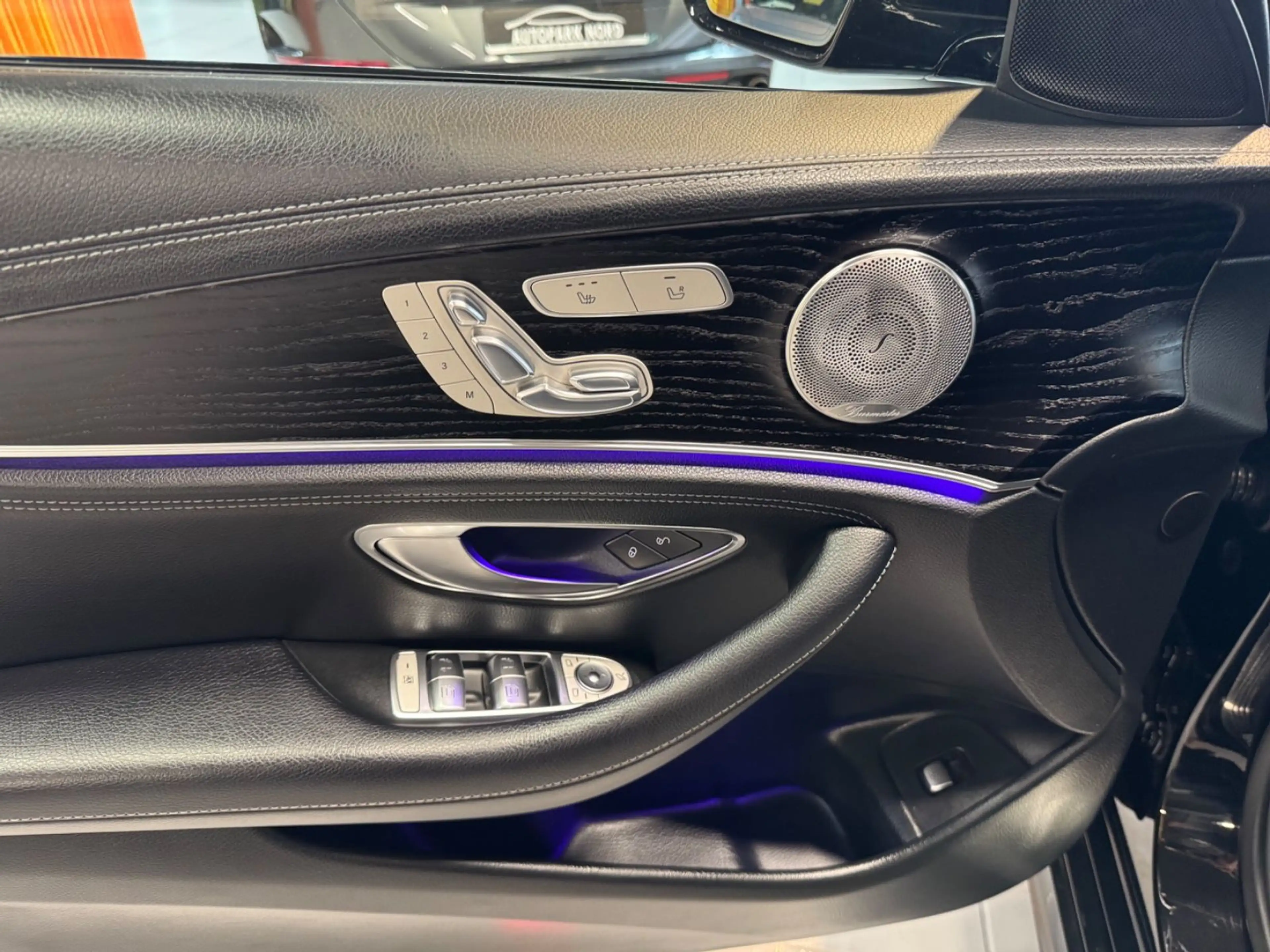 Mercedes-Benz E 400 4M AMG Line LED~WIDESCREEN~PANO~BURMESTER — photo 21