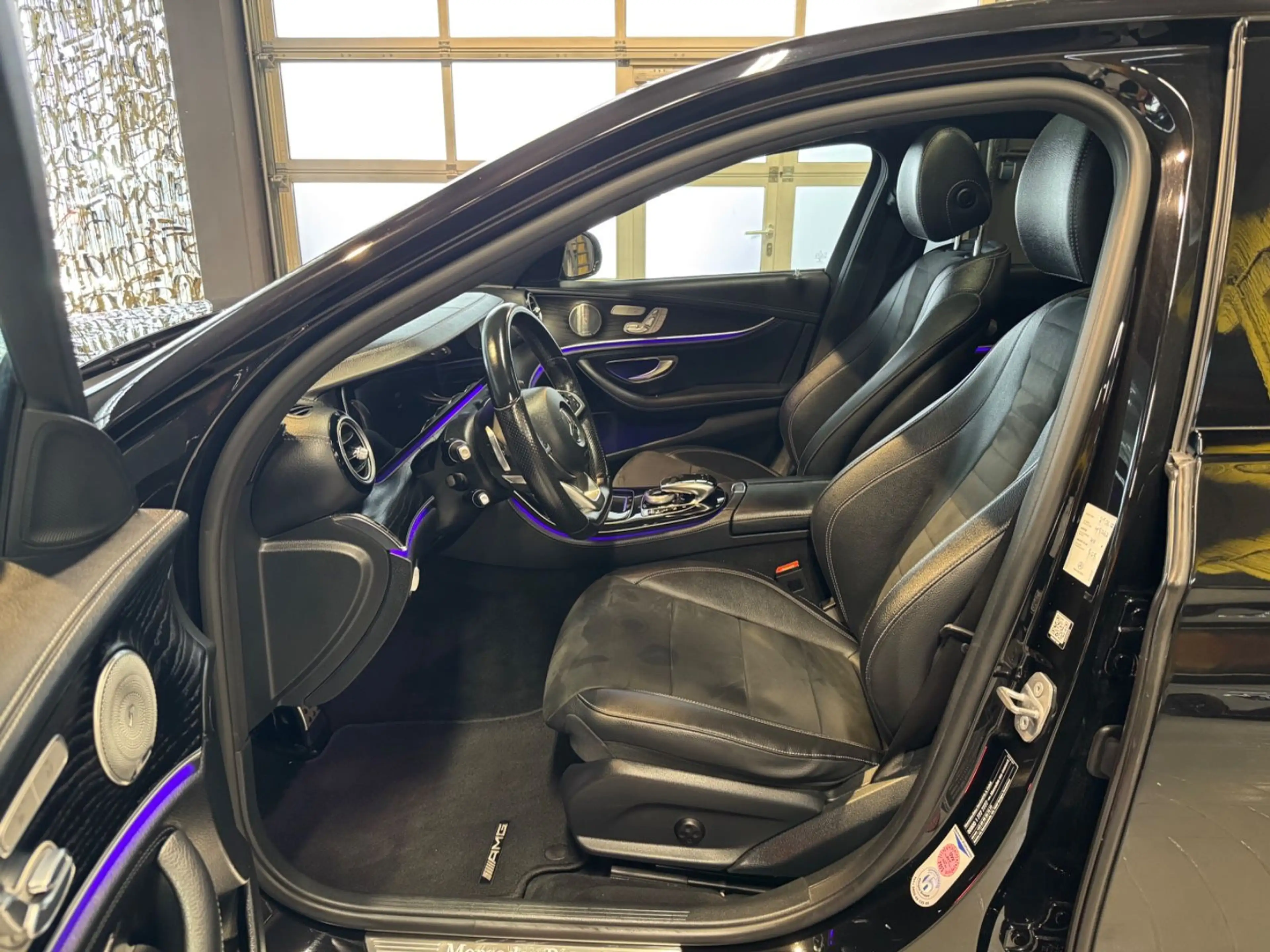 Mercedes-Benz E 400 4M AMG Line LED~WIDESCREEN~PANO~BURMESTER — photo 14