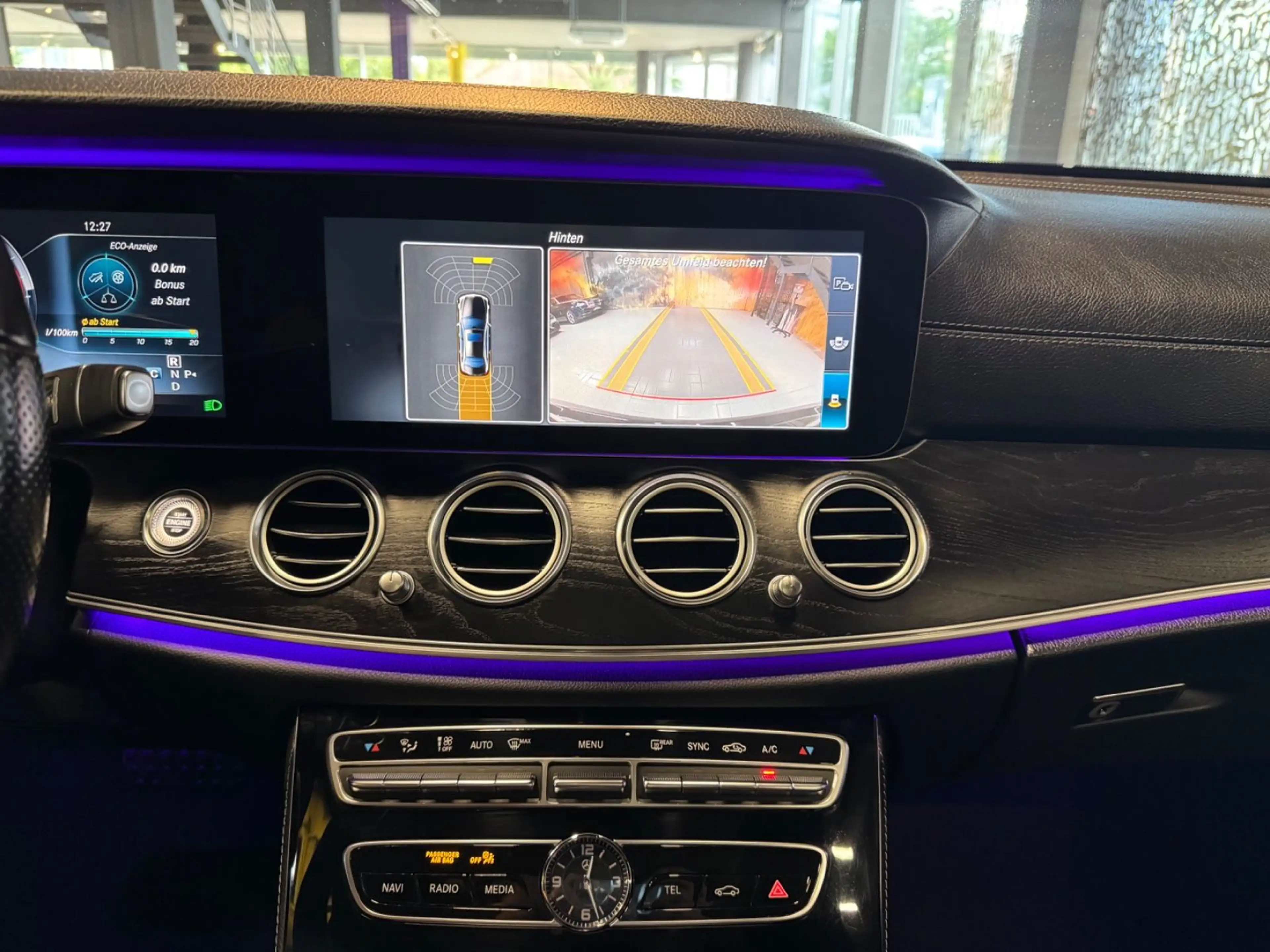 Mercedes-Benz E 400 4M AMG Line LED~WIDESCREEN~PANO~BURMESTER — photo 18