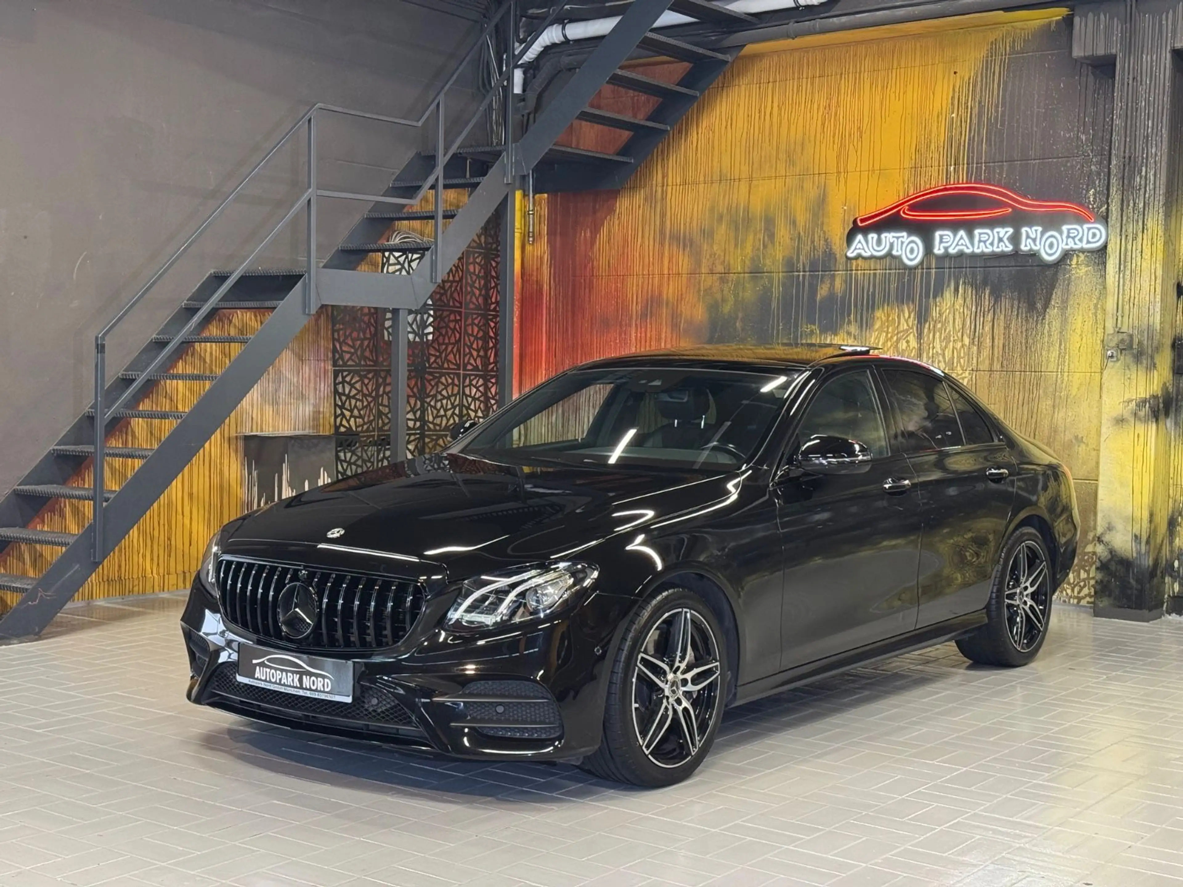 Mercedes-Benz E 400 4M AMG Line LED~WIDESCREEN~PANO~BURMESTER — photo 3