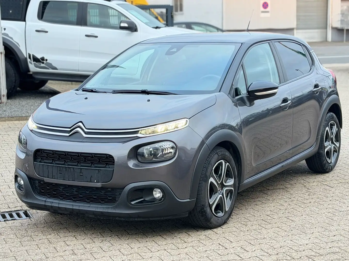 Citroen C3 Live Euro6d,Klima,Navi Grau - 1