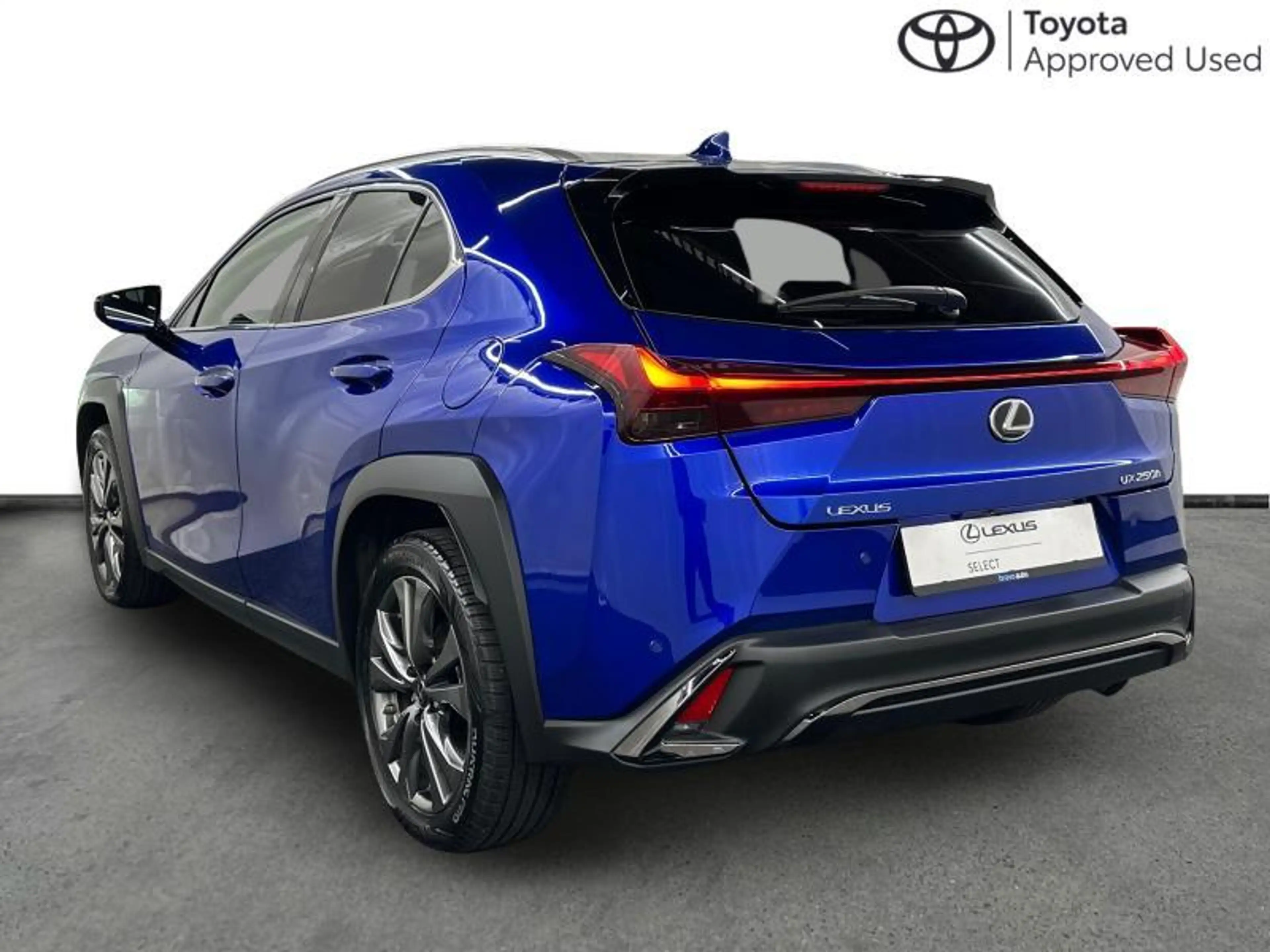 Lexus UX 250h F-Sport Design | carplay | camera | 4Season tyres — photo 3