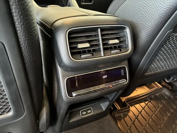 Mercedes-Benz GLE 2024, foto 25