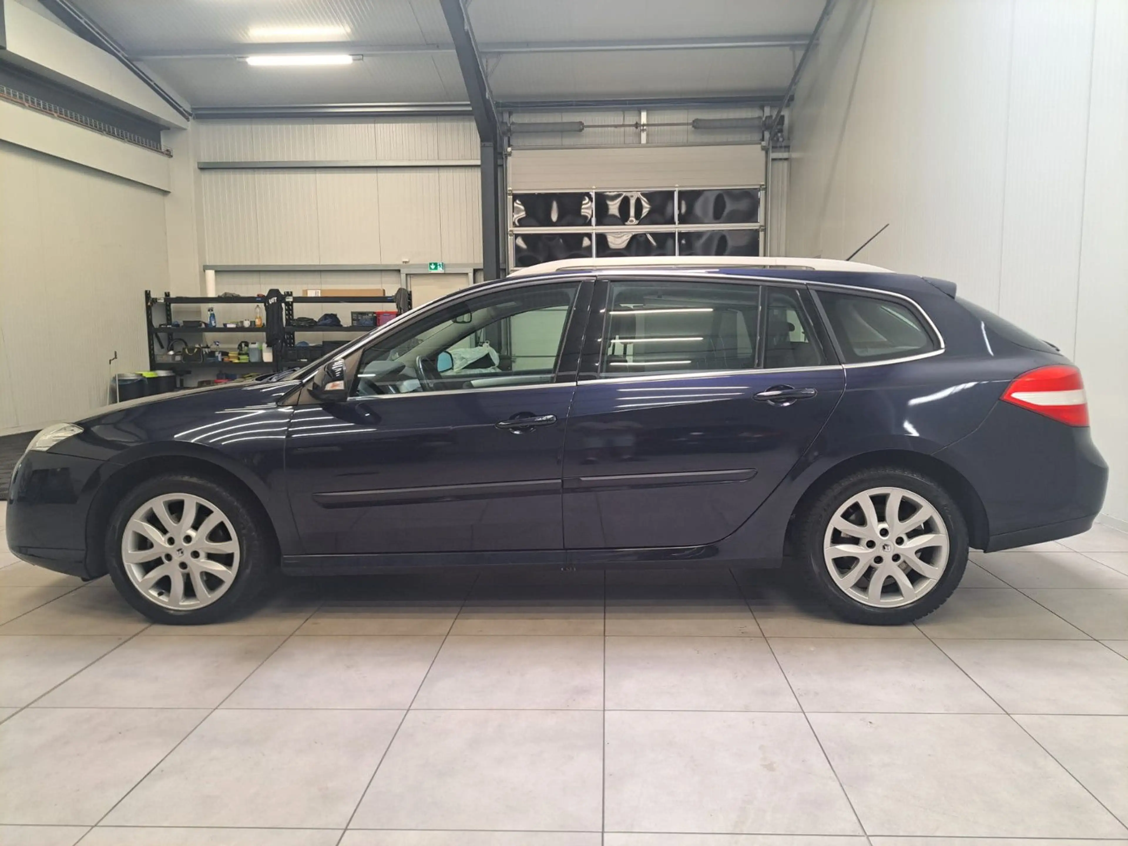 Renault Laguna III 1.2 / NAVI / XENON / KLIMA — photo 8