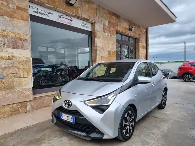 Toyota Aygo Aygo 5p 1.0 x-business m-mt 72cv