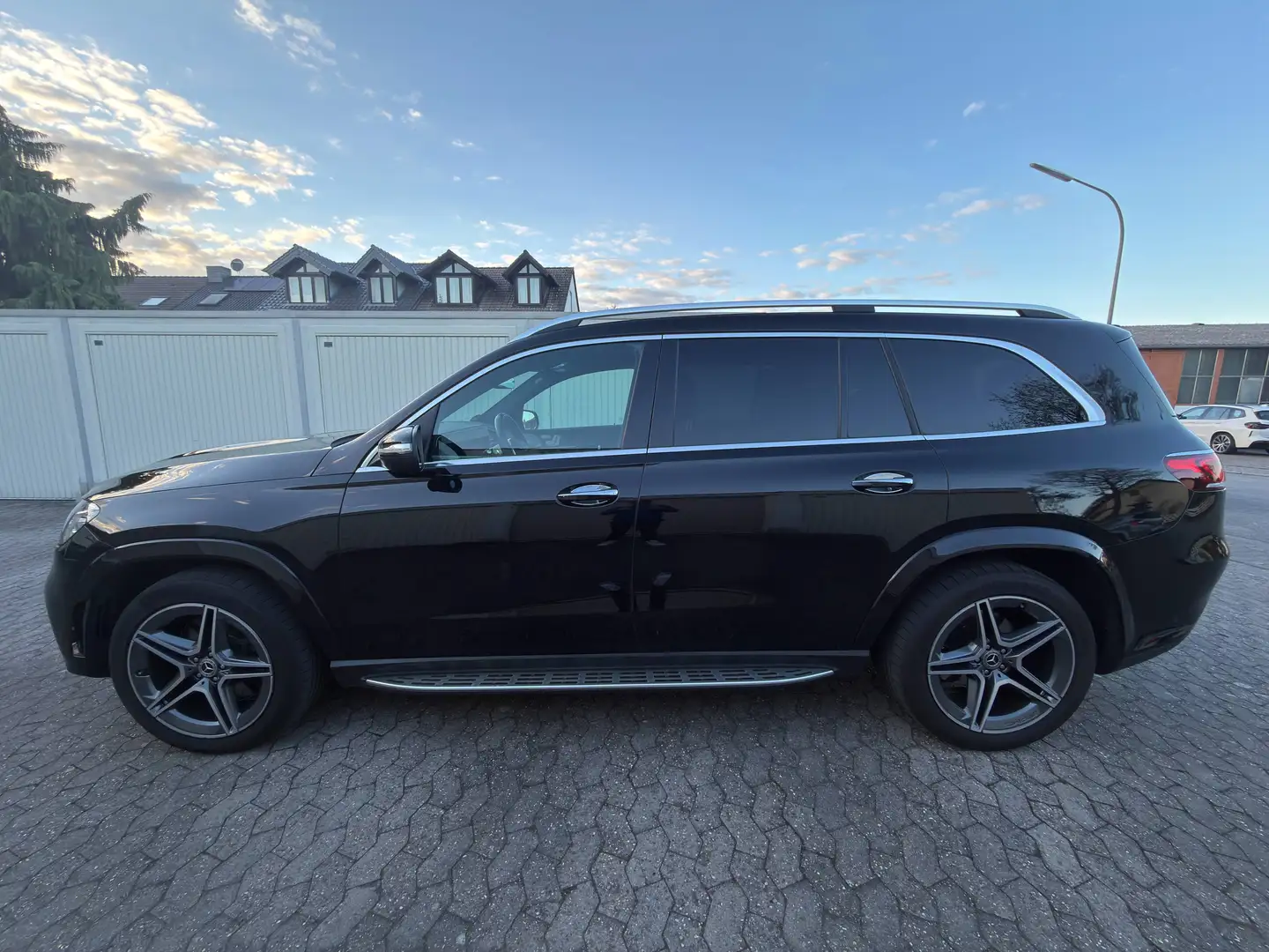Mercedes-Benz GLS 350 GLS 350 d 4MATIC AMG Line 7-Sitzer Panorama Schwarz - 2