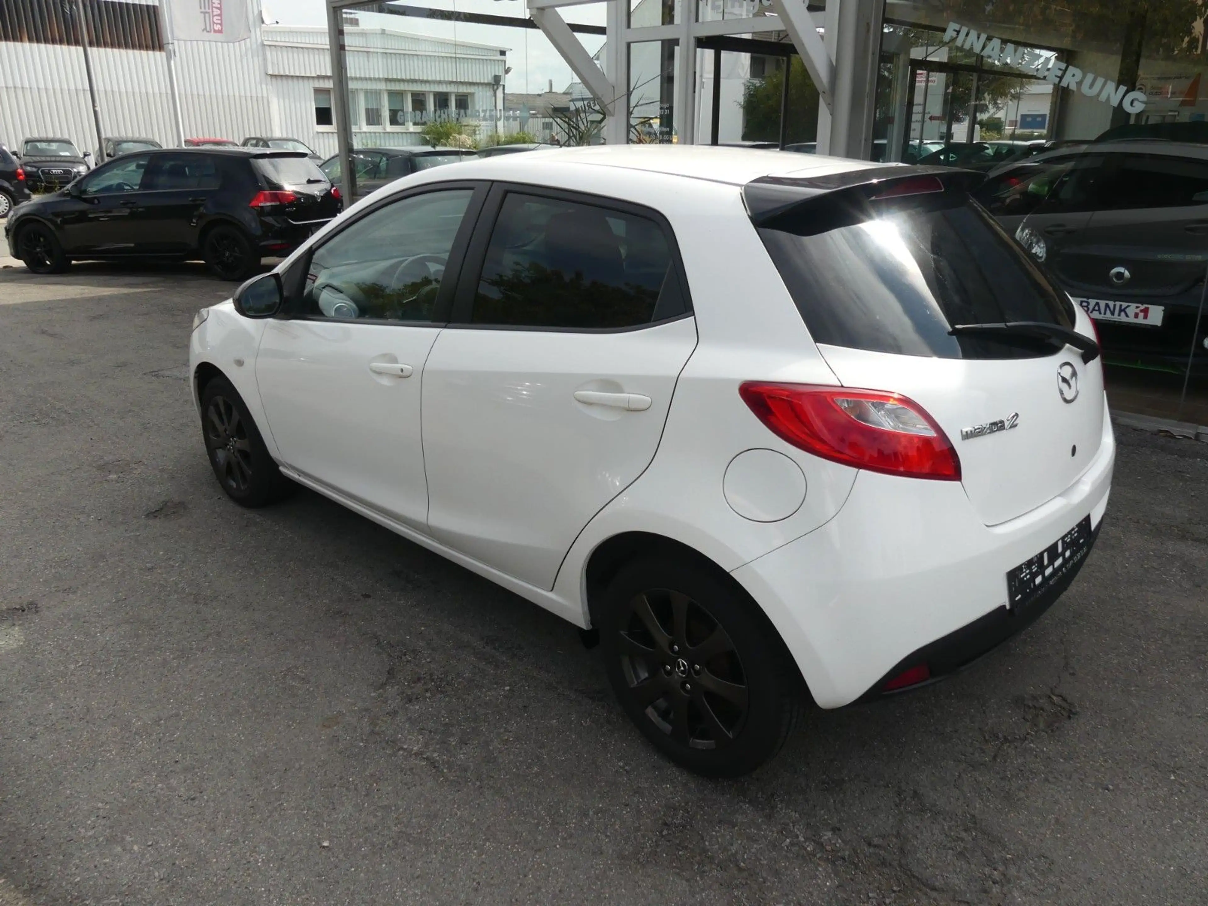 Mazda 2 Lim. 1.3 Iro — photo 7