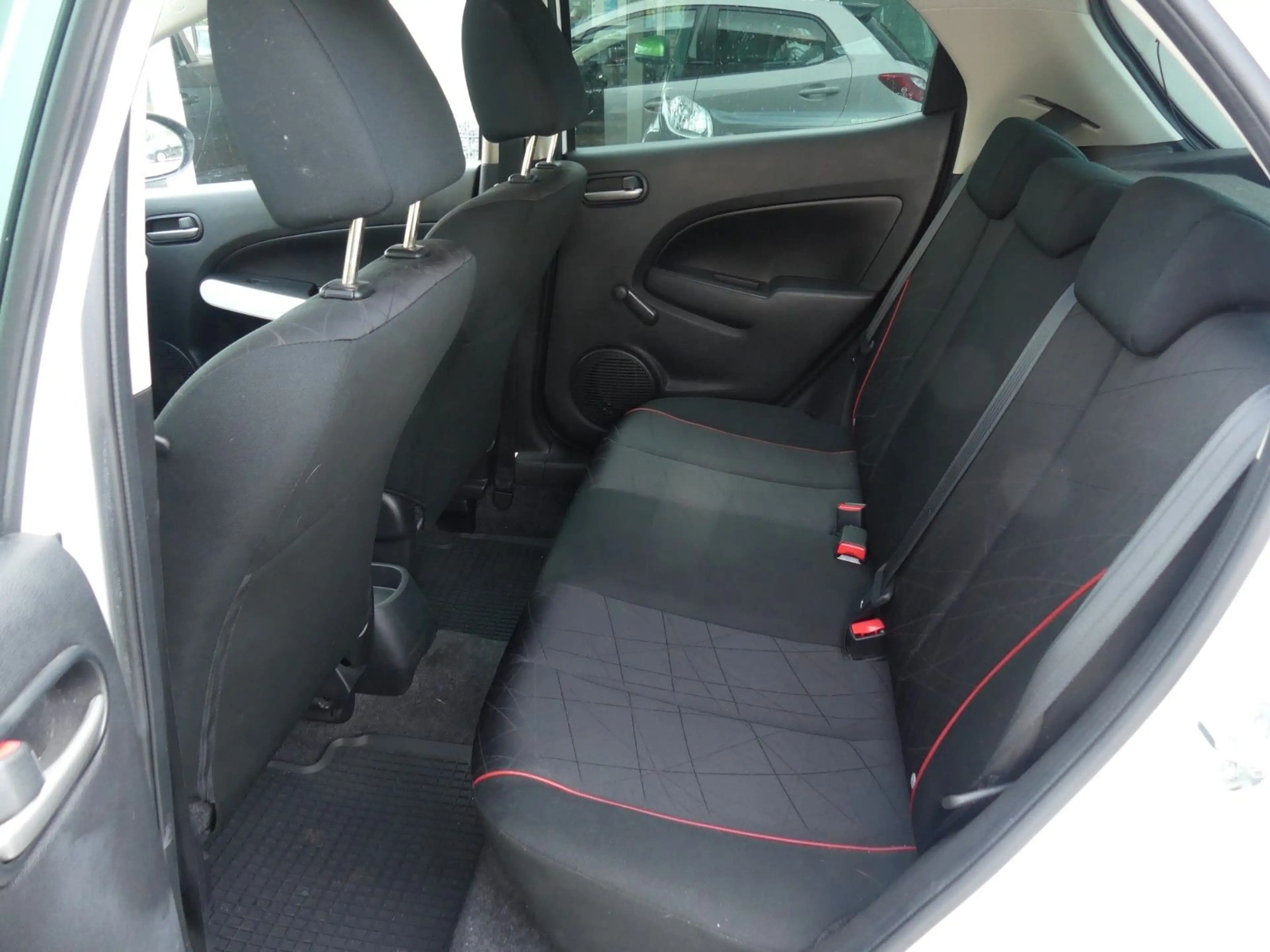Mazda 2 Lim. 1.3 Iro — photo 10