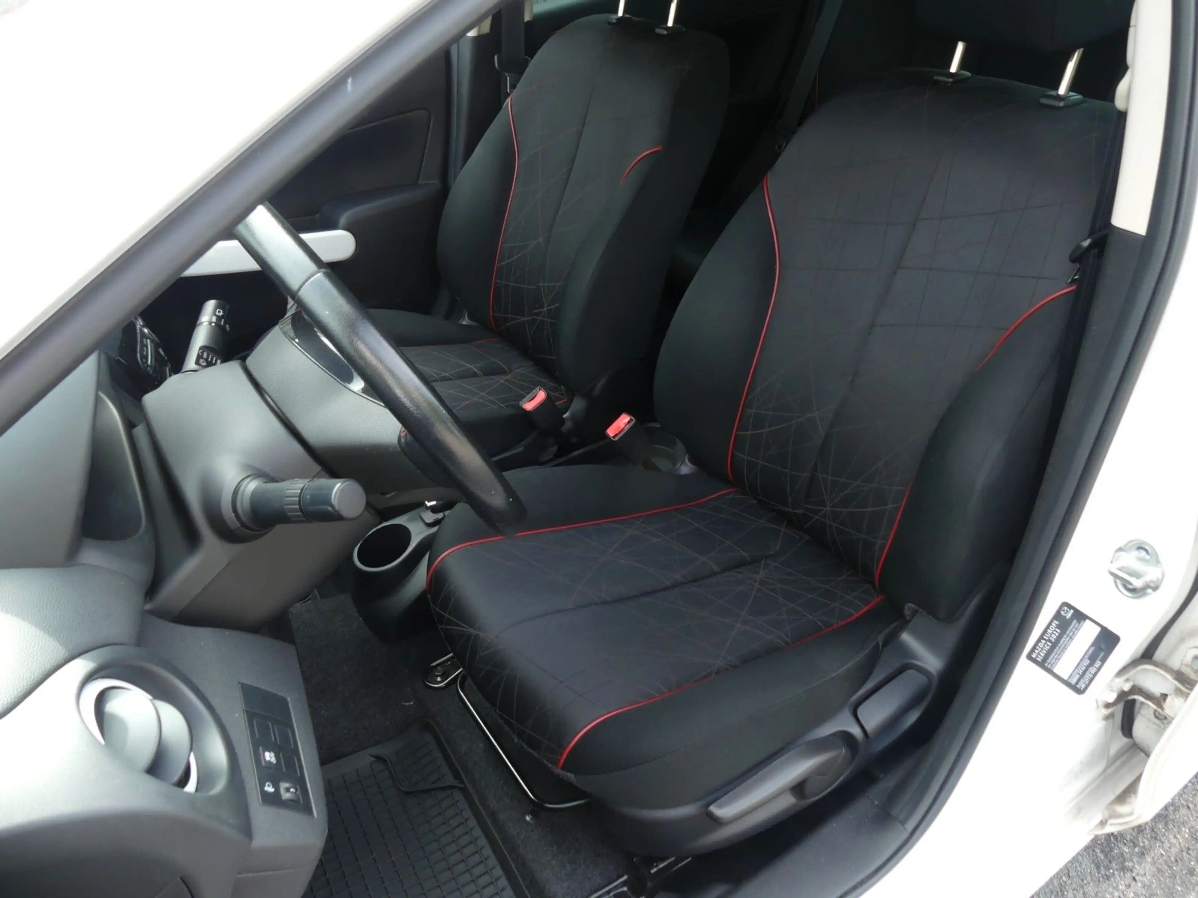 Mazda 2 Lim. 1.3 Iro — photo 9