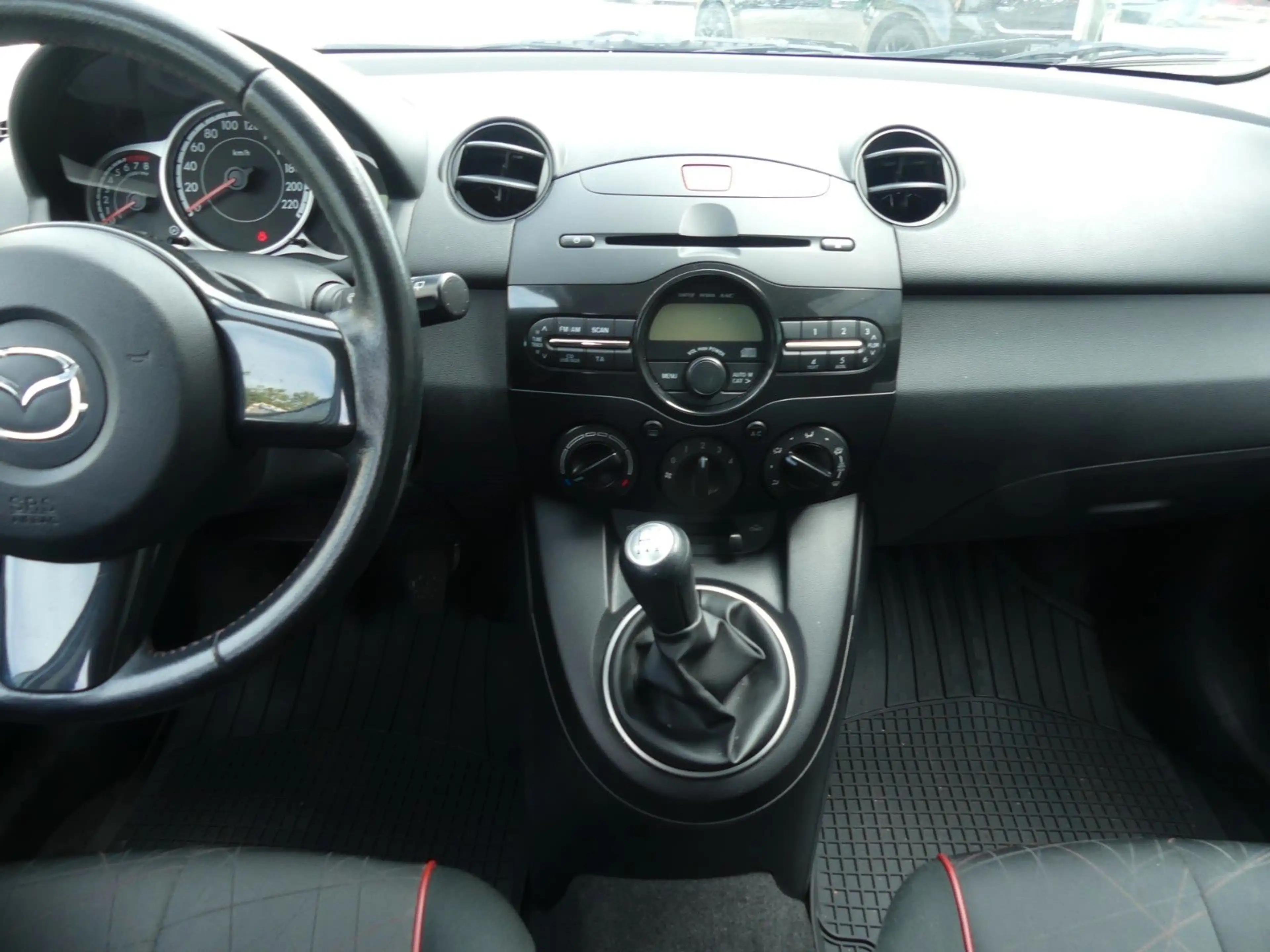 Mazda 2 Lim. 1.3 Iro — photo 12