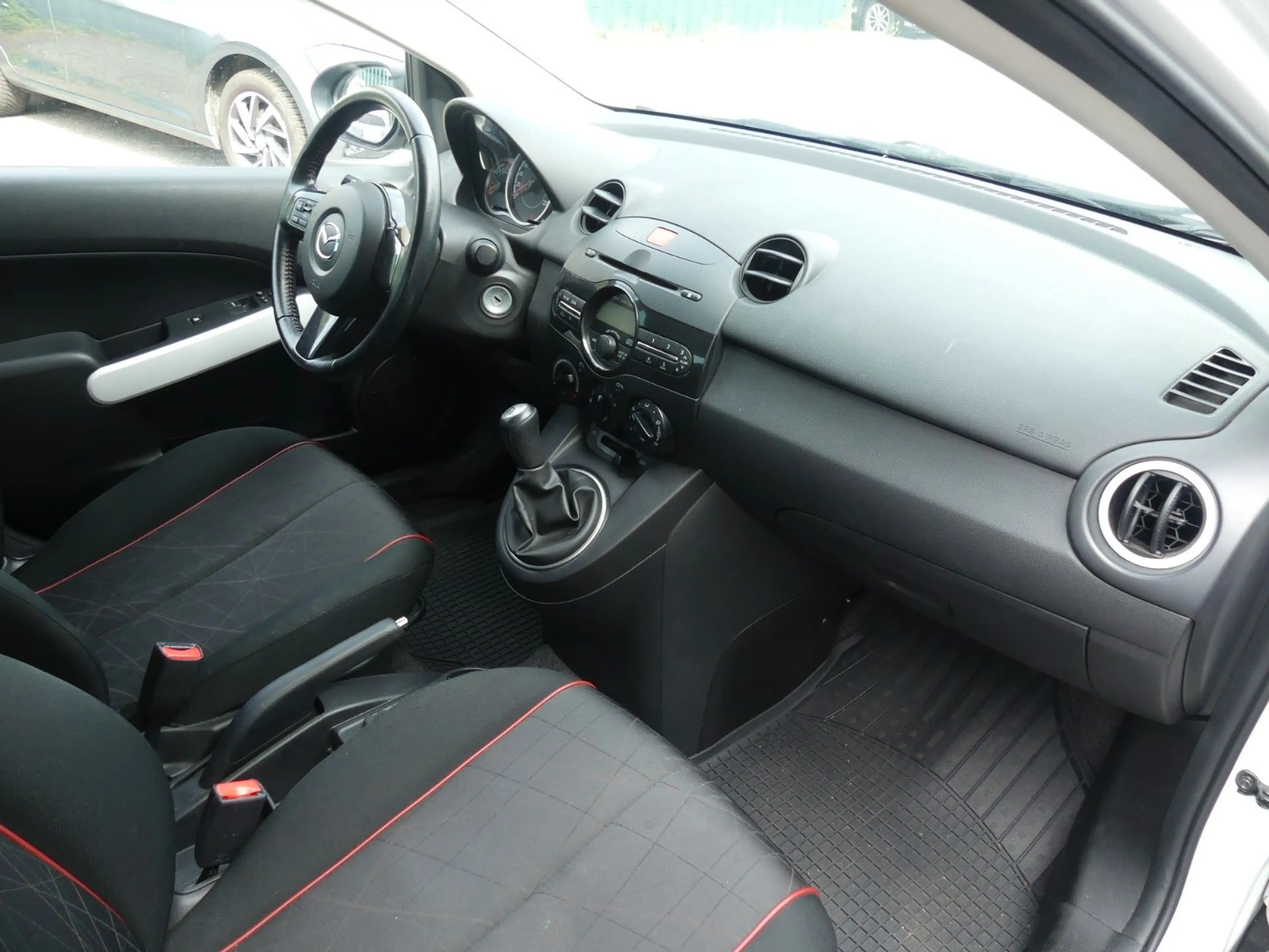 Mazda 2 Lim. 1.3 Iro — photo 15
