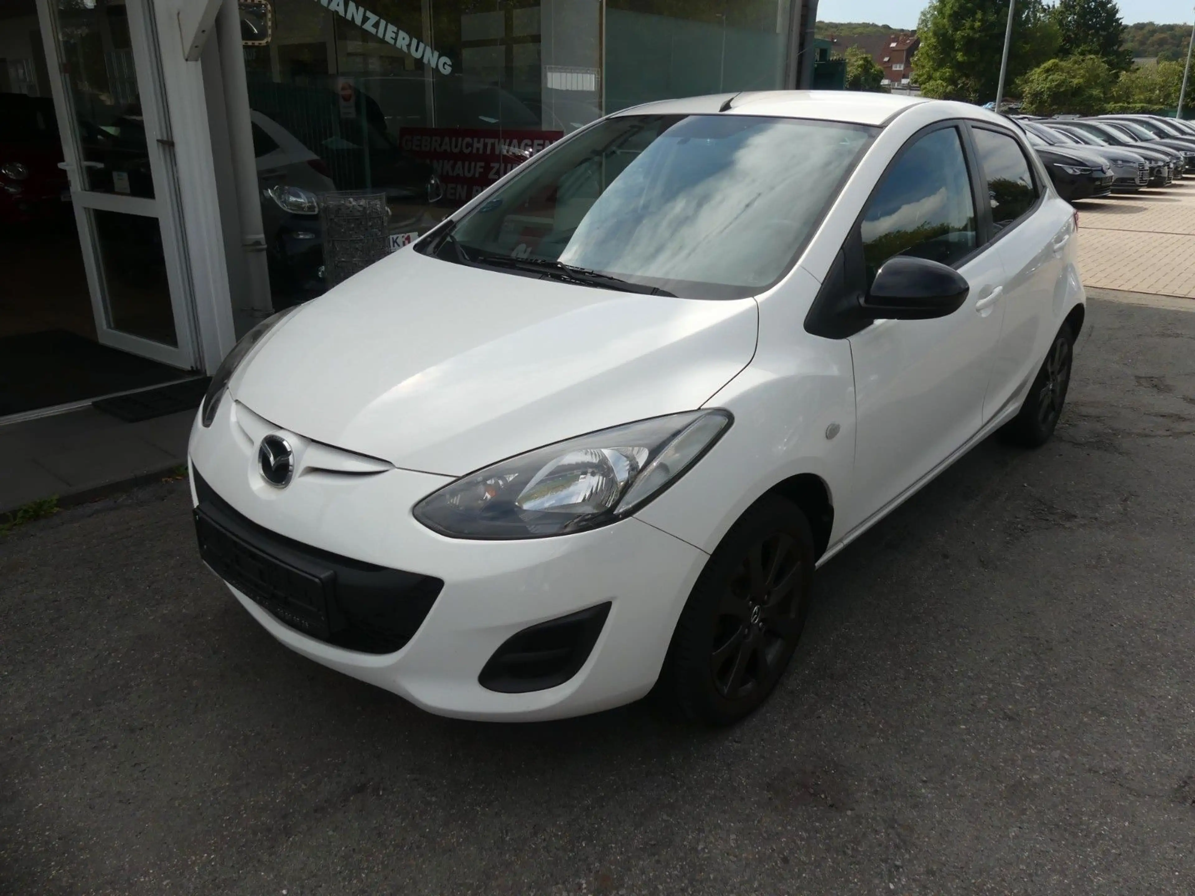 Mazda 2 Lim. 1.3 Iro — photo 2