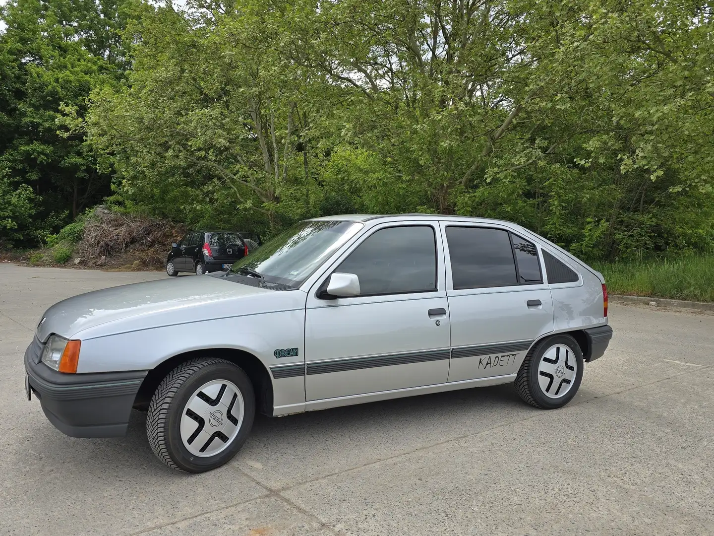 Opel Kadett E CC, 1.6, Dream, H Zulassung, Behindertengerecht Stříbrná - 1