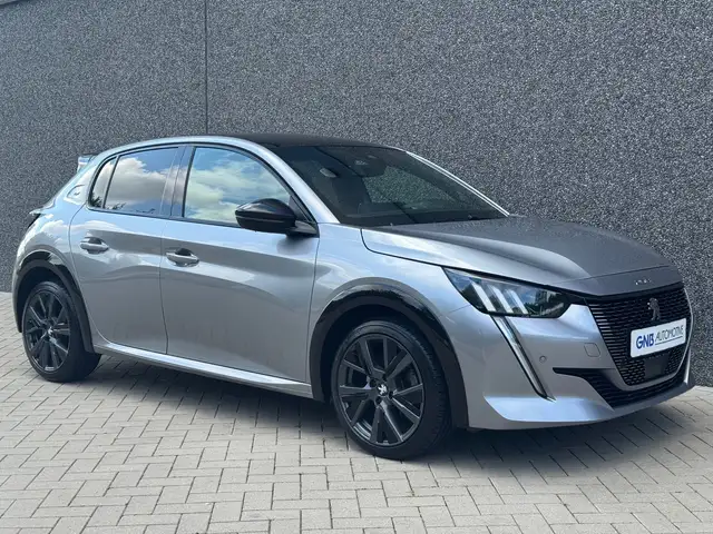 Peugeot 208 view 2