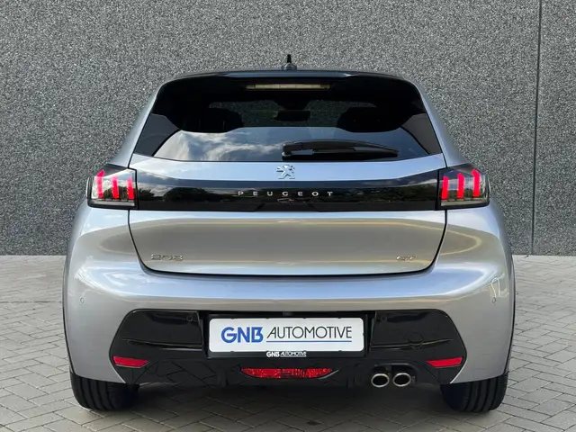 Peugeot 208 view 6