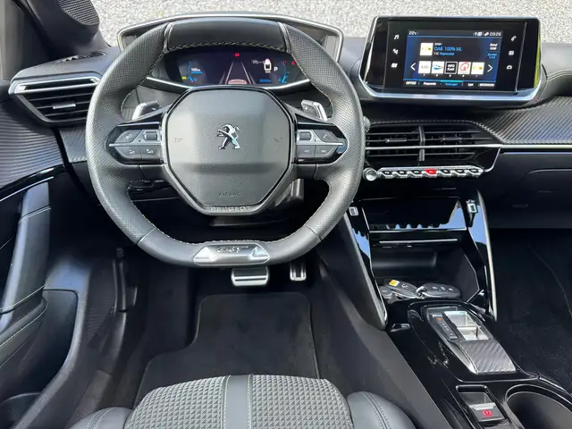 Peugeot 208 view 16
